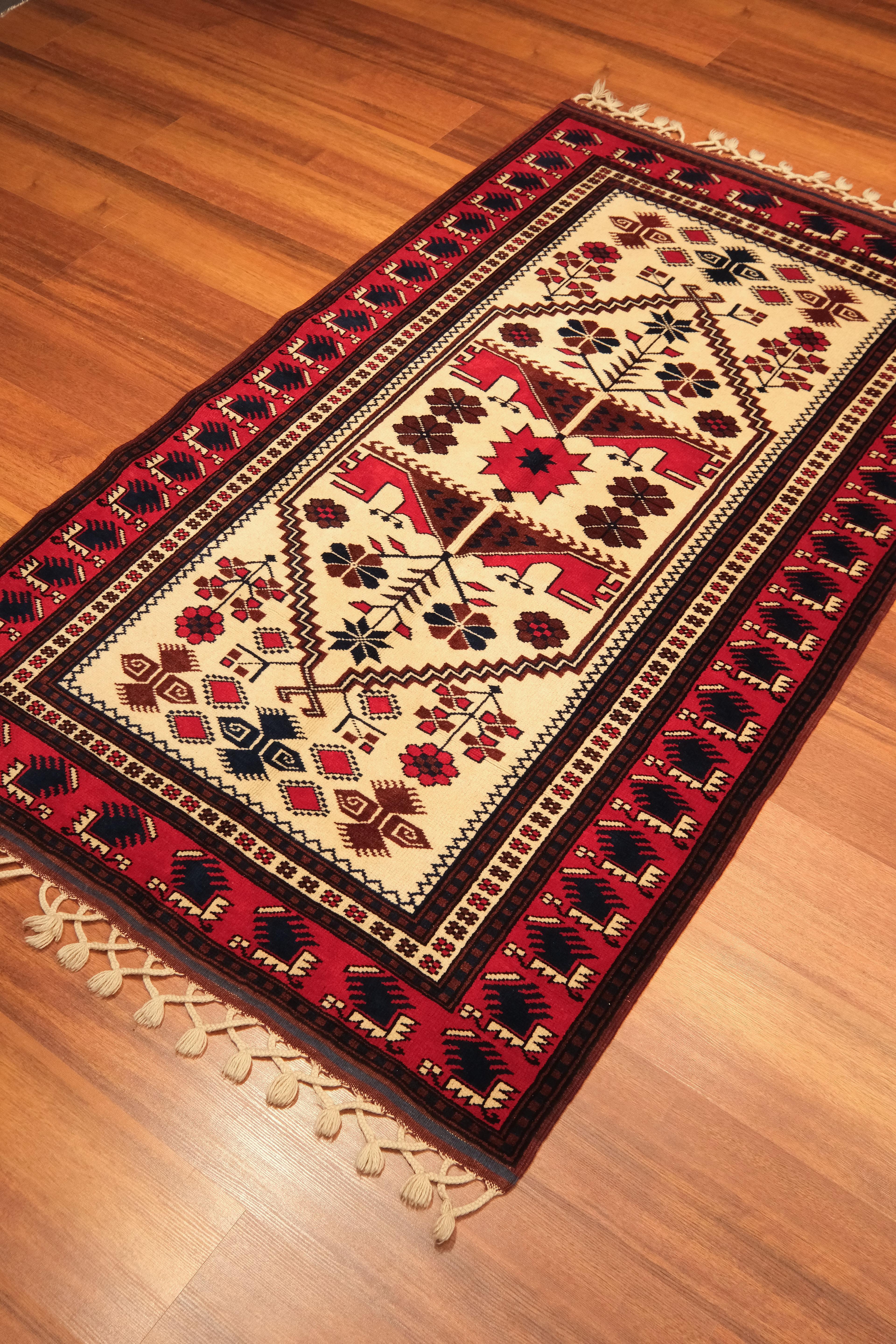 Öğretmenler Carpet Hand-Woven Yağcı Bedir Carpet 7984