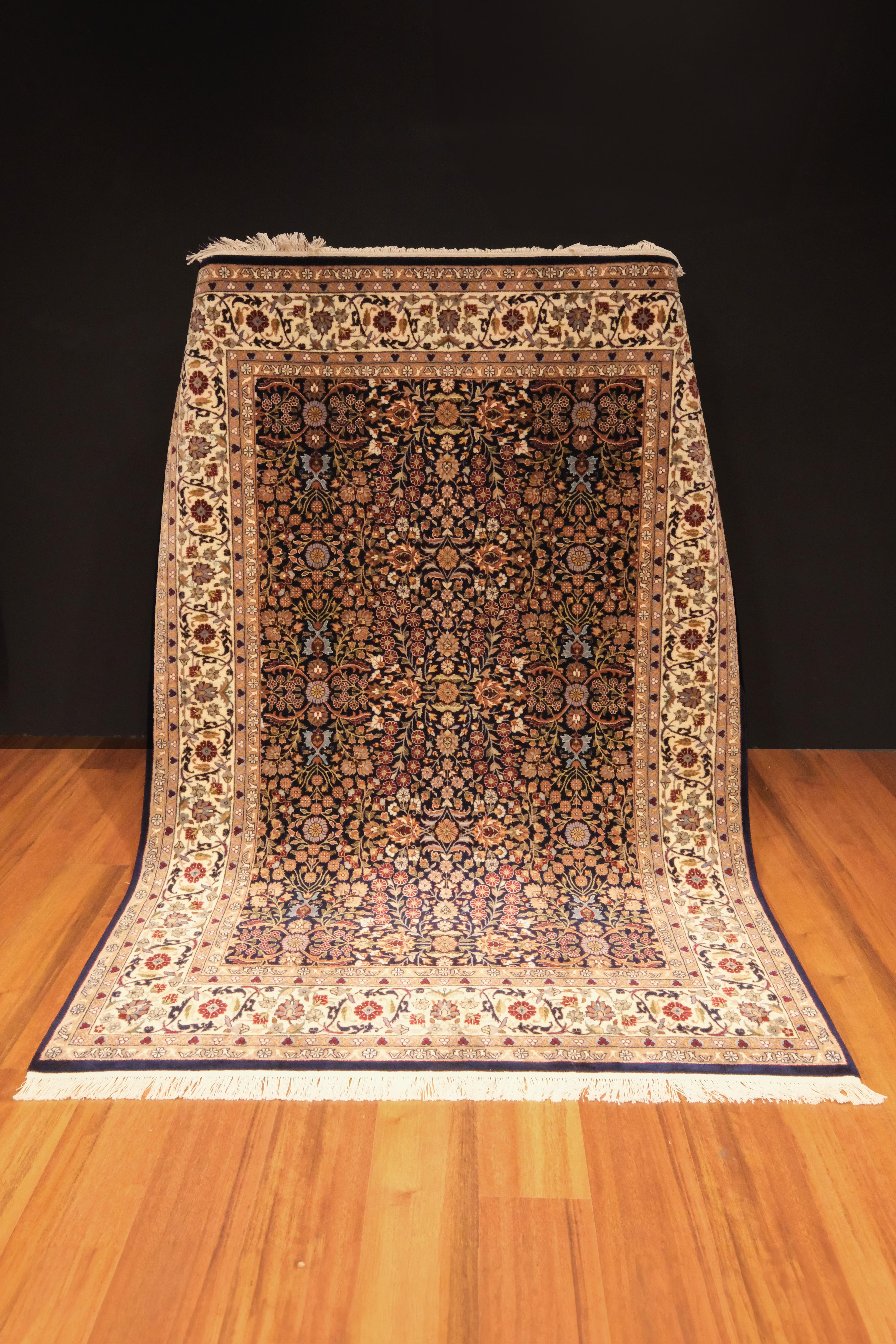 Öğretmenler Carpet Hand-Woven Sharki Hereke Rug 547