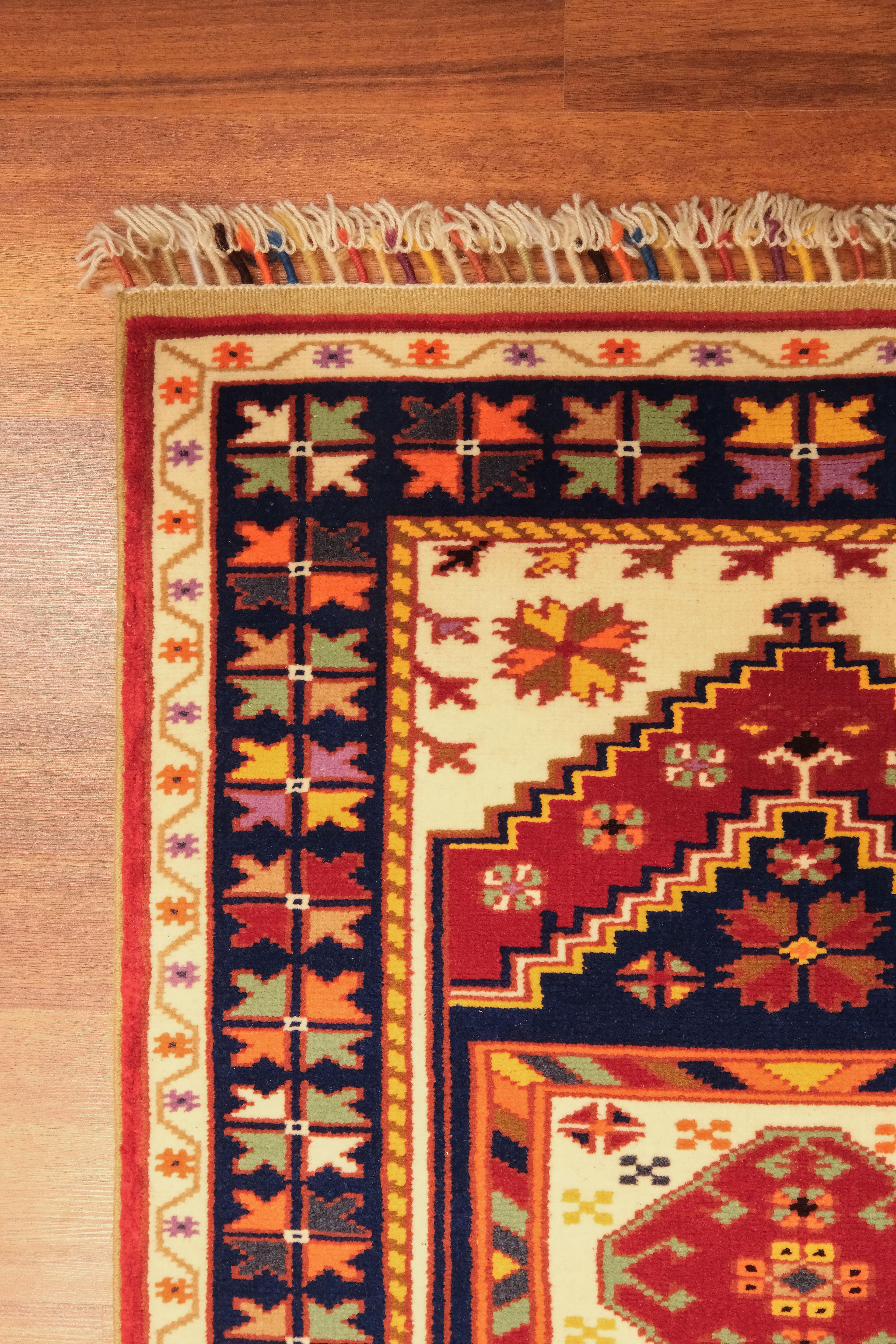 Öğretmenler Carpet Hand Woven Plain Yuntdağ 1052