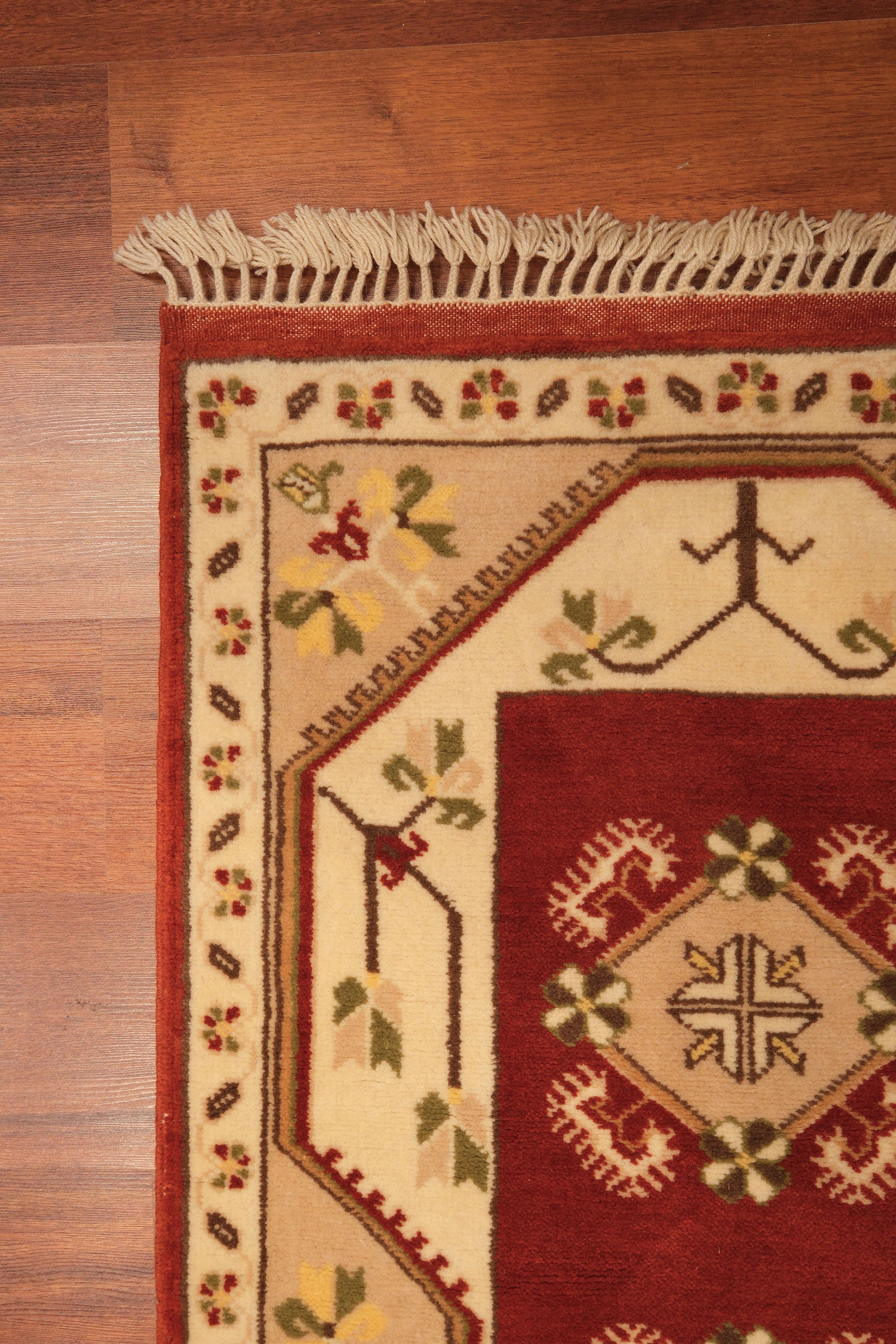 Öğretmenler Carpet Hand Woven Milas Carpet 9832