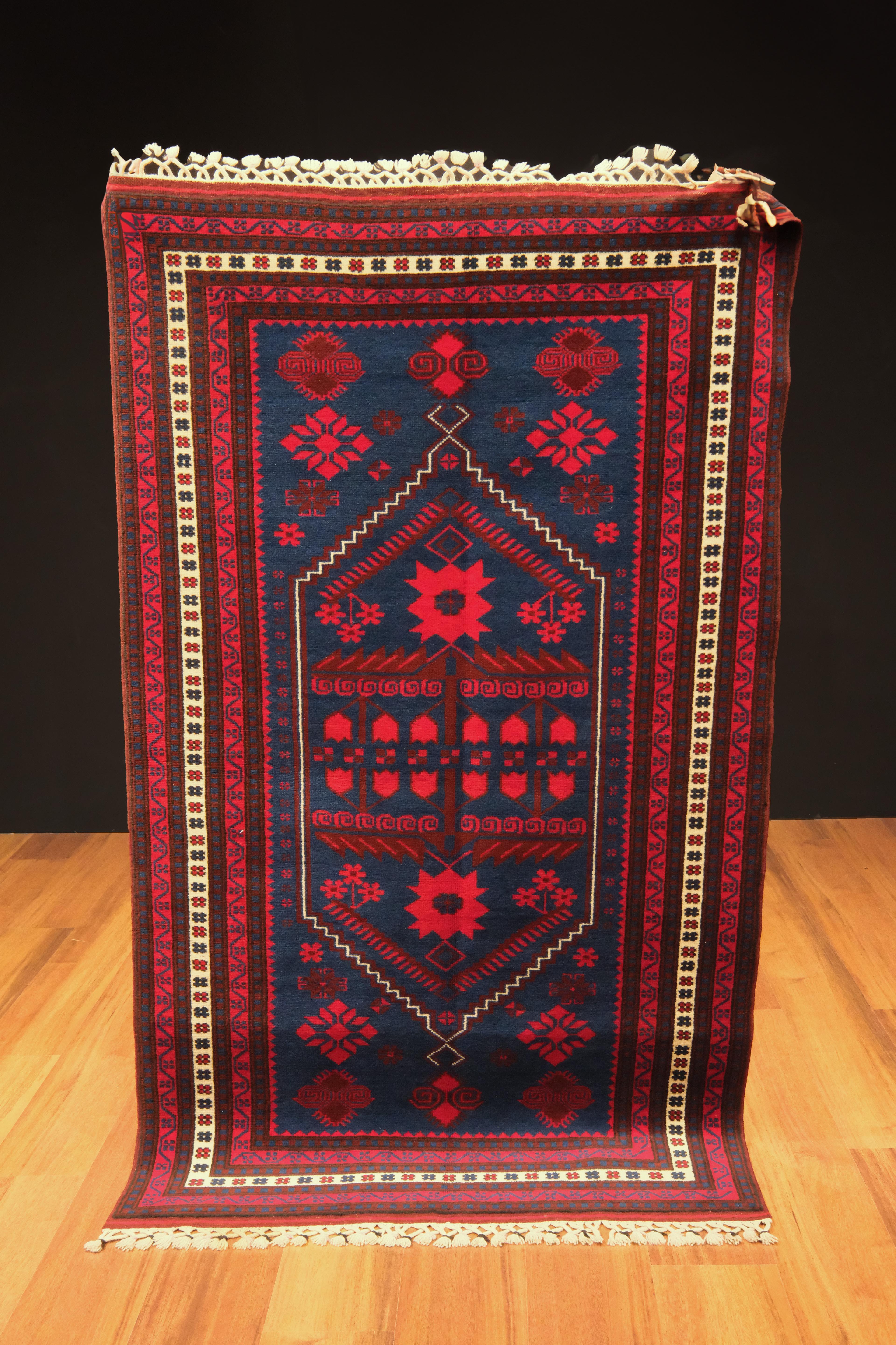 Öğretmenler Carpet Hand-Woven Yağcı Bedir Carpet 3744