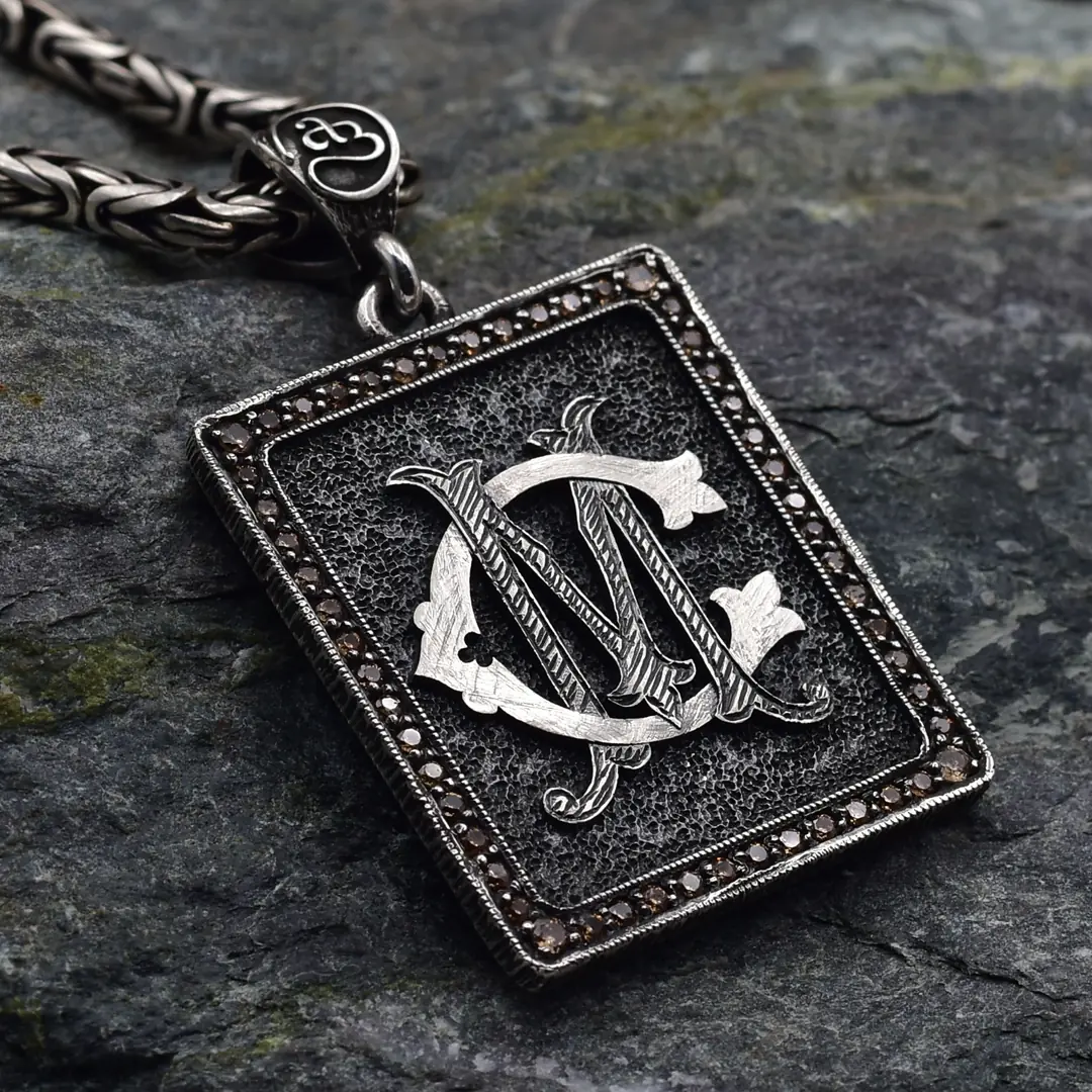 Monogram Harf Özel Üretim El Yapımı Unisex Gümüş Madalyon