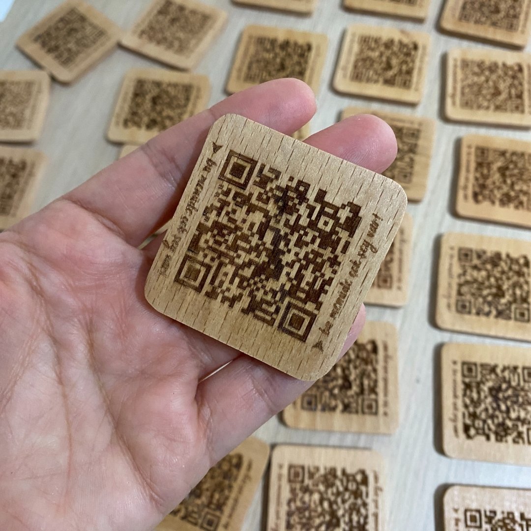 QR kod ve kartvizit için ahşap plakalar 50 ad. - Baskısız