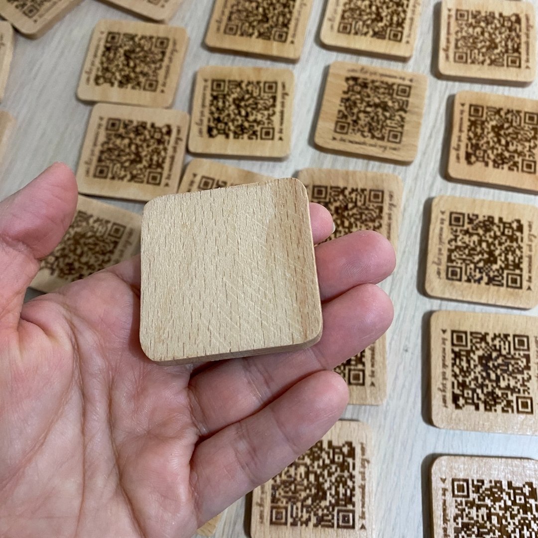 QR kod ve kartvizit için ahşap plakalar 50 ad. - Baskısız
