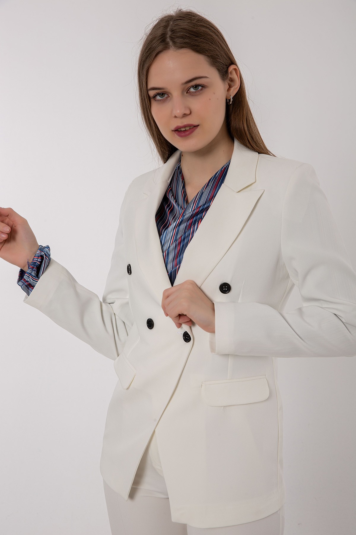 Düğme Detaylı Blazer Ceket - Beyaz