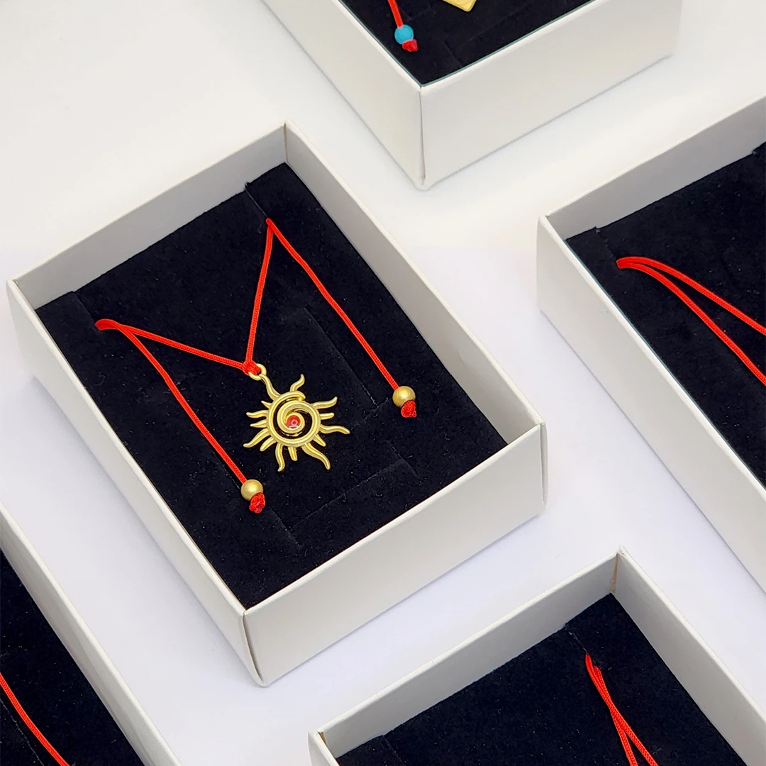 Minimal - Kırmızı İpli Kolyeler