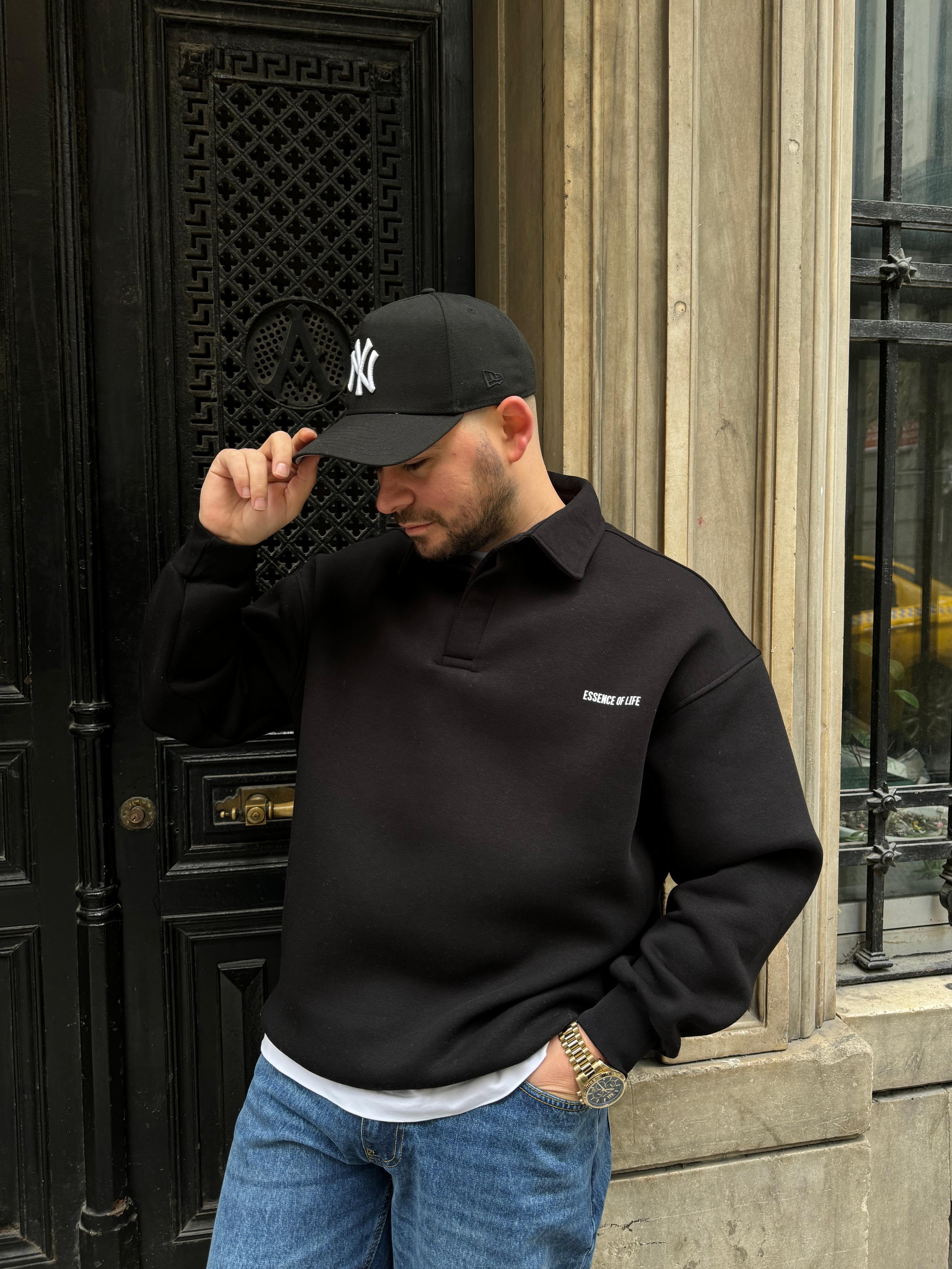 Siyah Oversize Polo Yaka Minimal Baskılı Sweatshirt