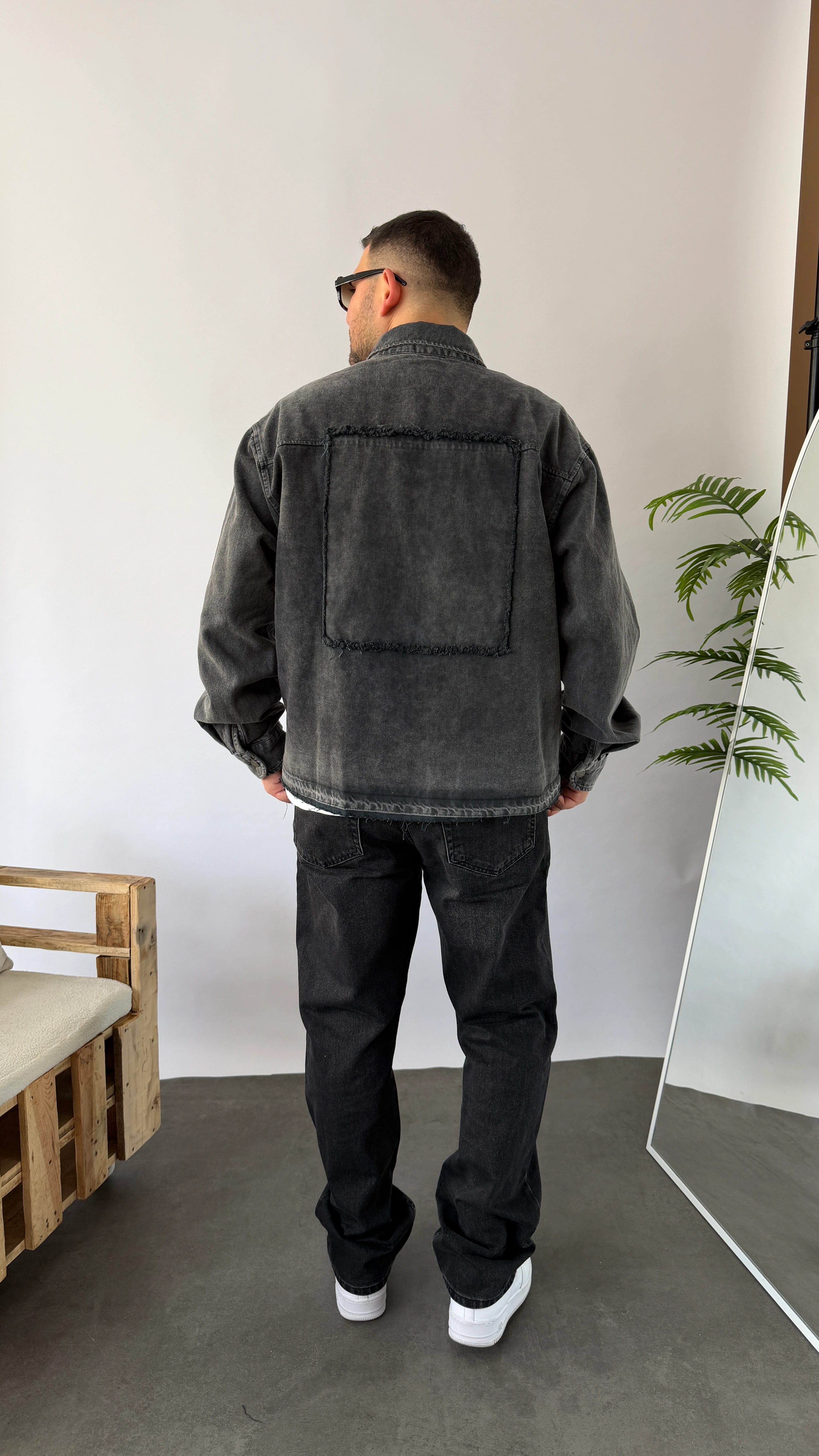 Siyah Yıkamalı Boxy Fit Kot Ceket