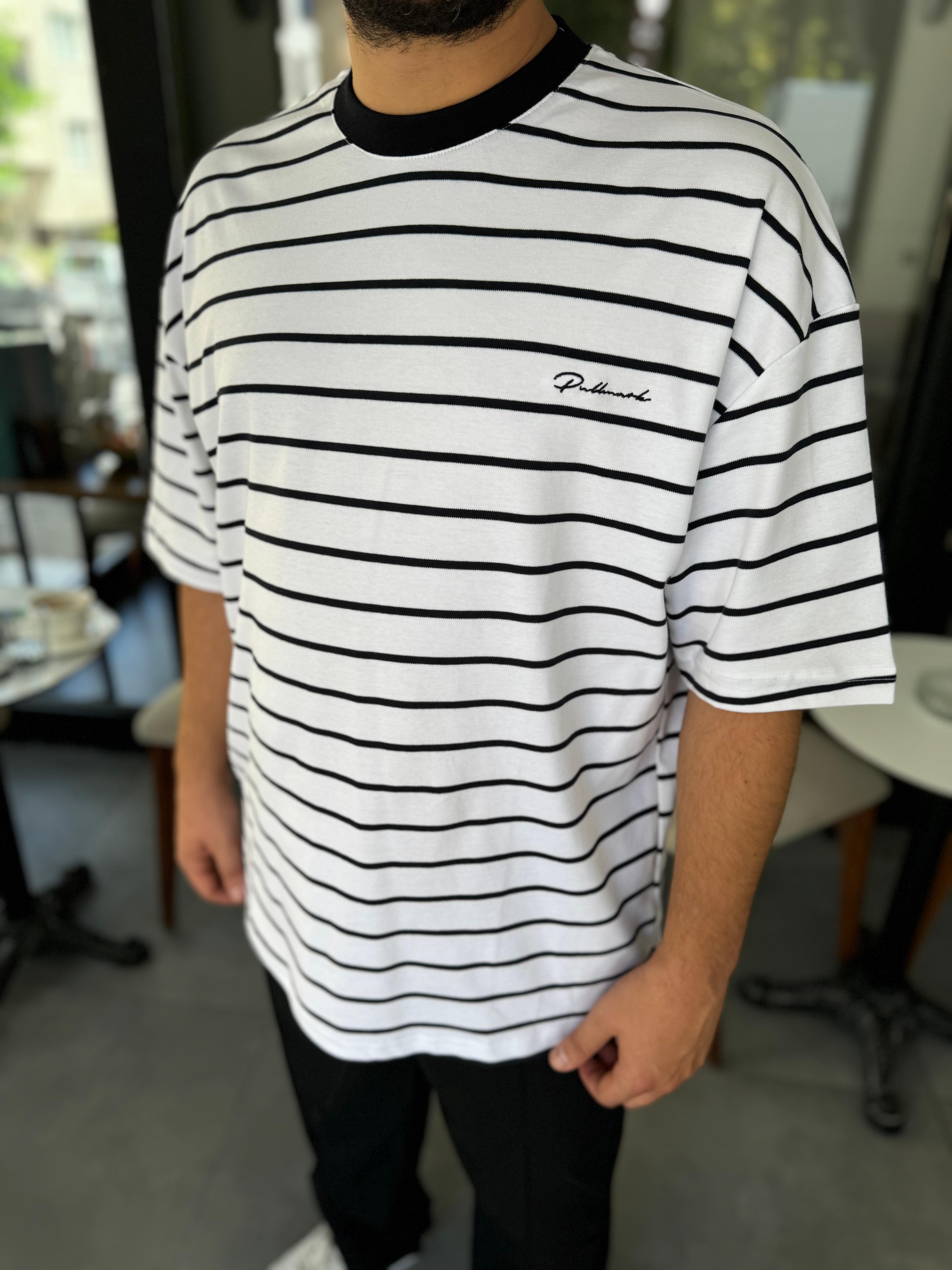 Oversize Siyah Çizgili T-Shirt