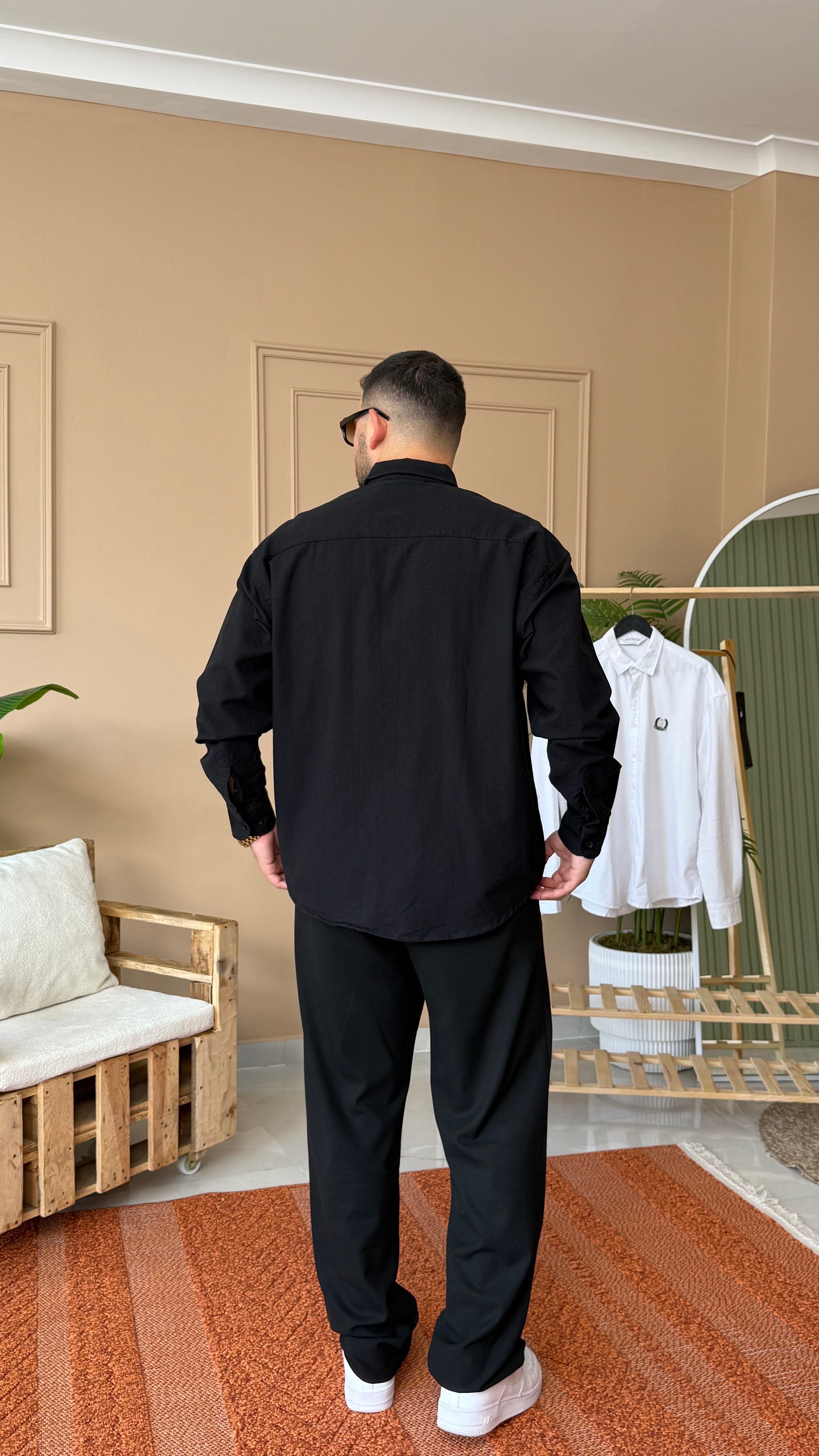 Siyah Nakışlı Oversize Gömlek