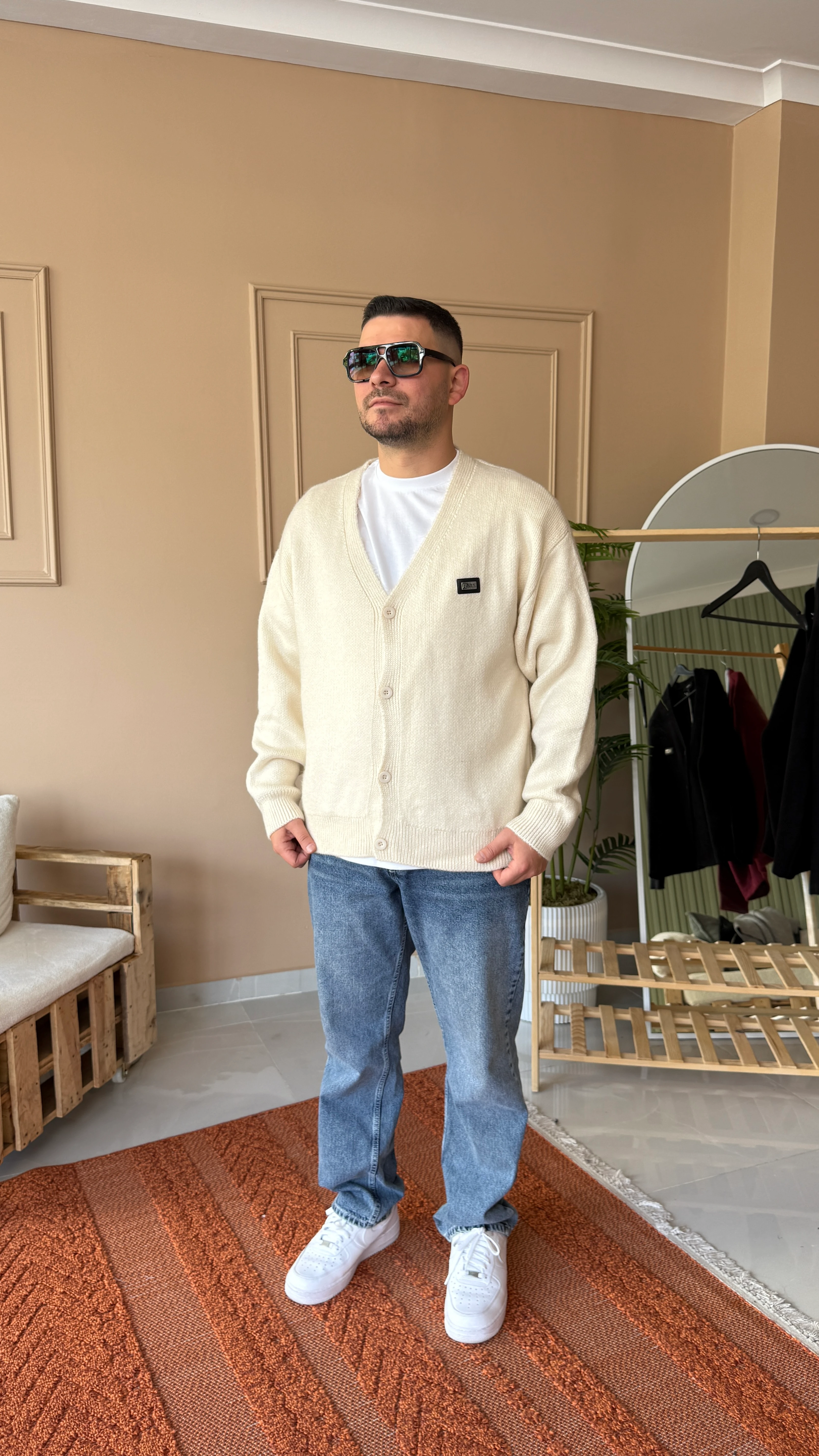 Krem Oversize Pamuklu Düğmeli Hırka