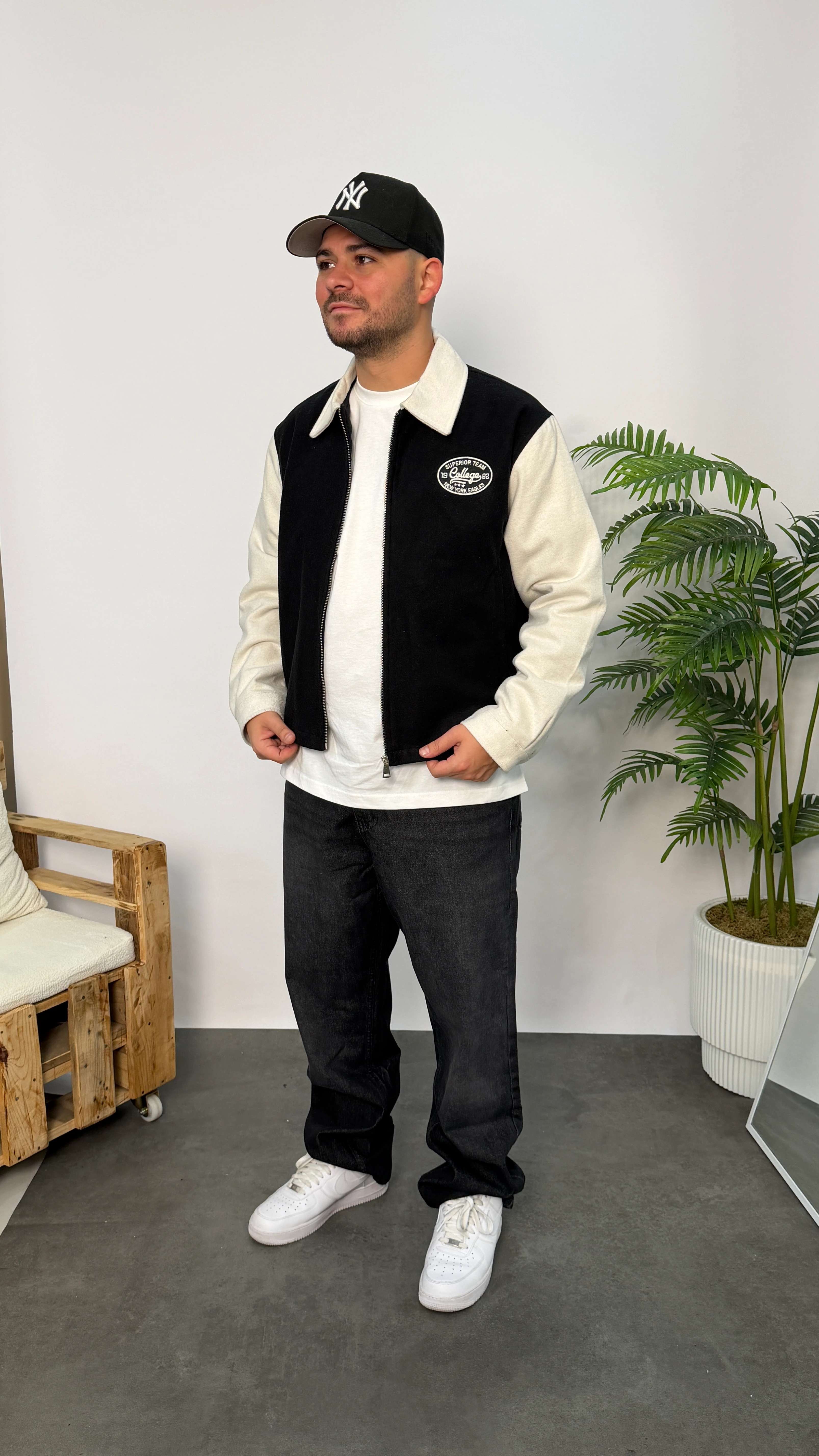 Siyah Kaşe Boxy Kalıp Kolej Ceket