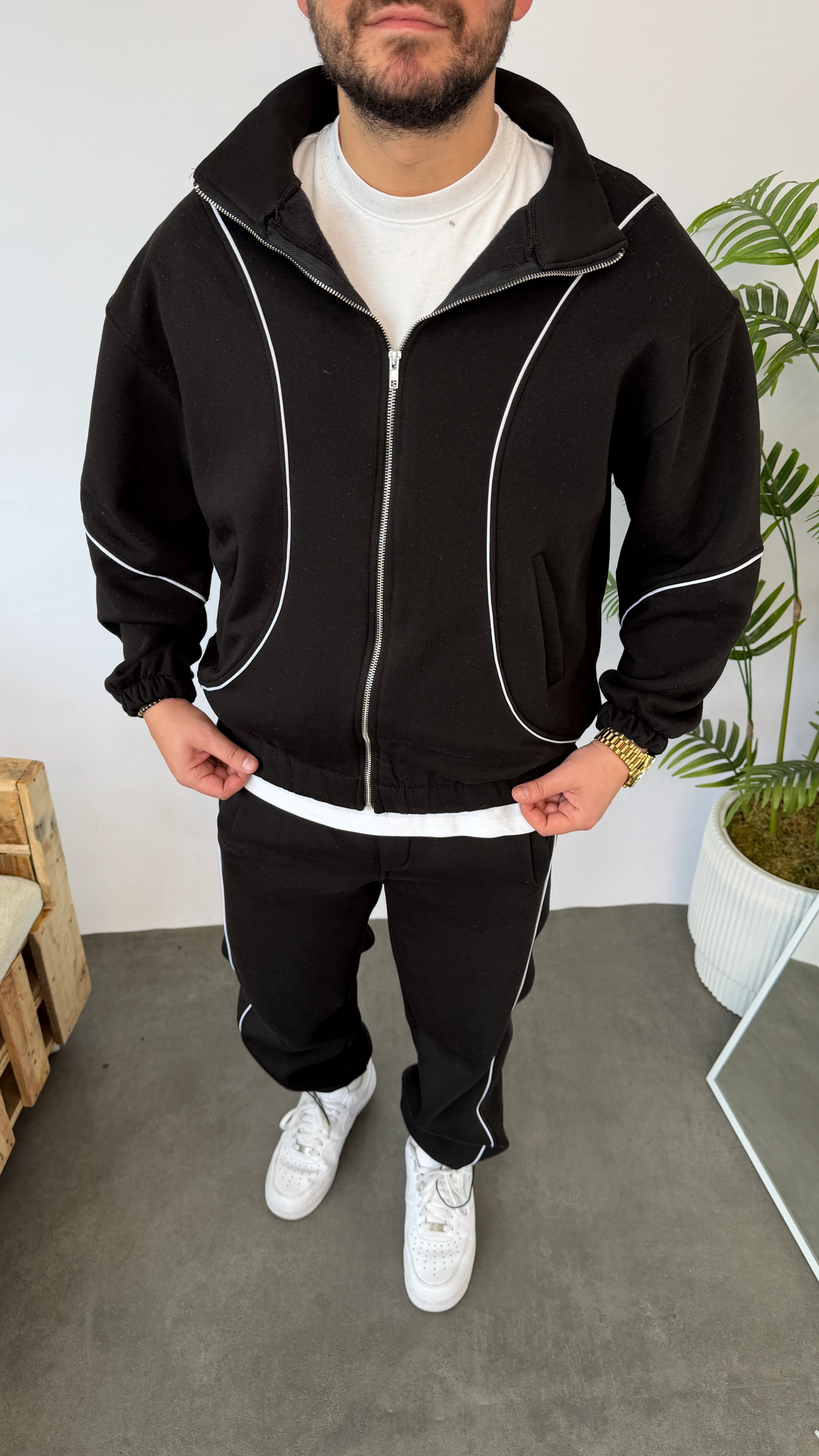 Siyah Çizgi Detaylı Şardonlu Stoper Paça Eşofman Takımı