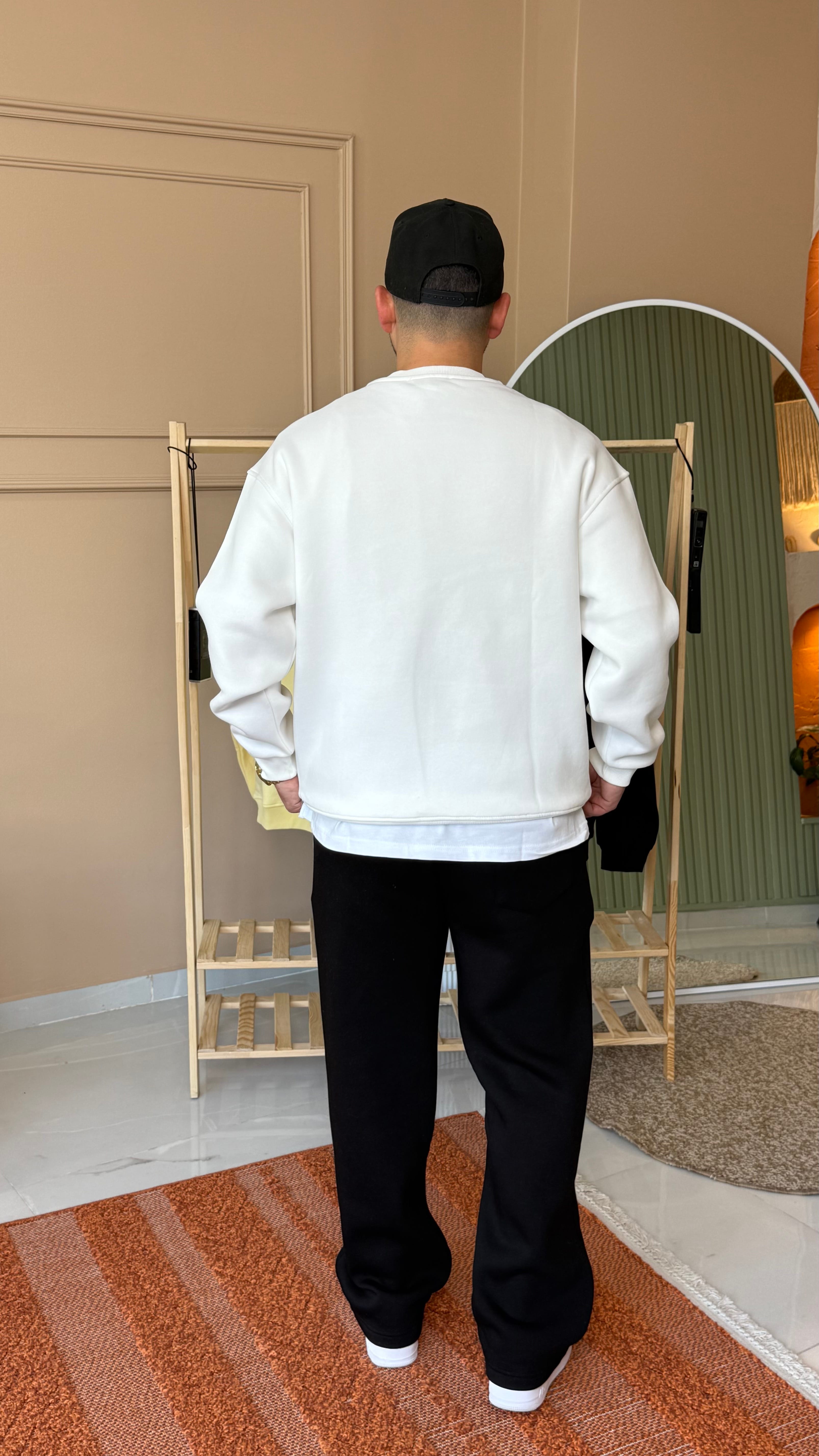Beyaz Basic Şardonlu Sweatshirt