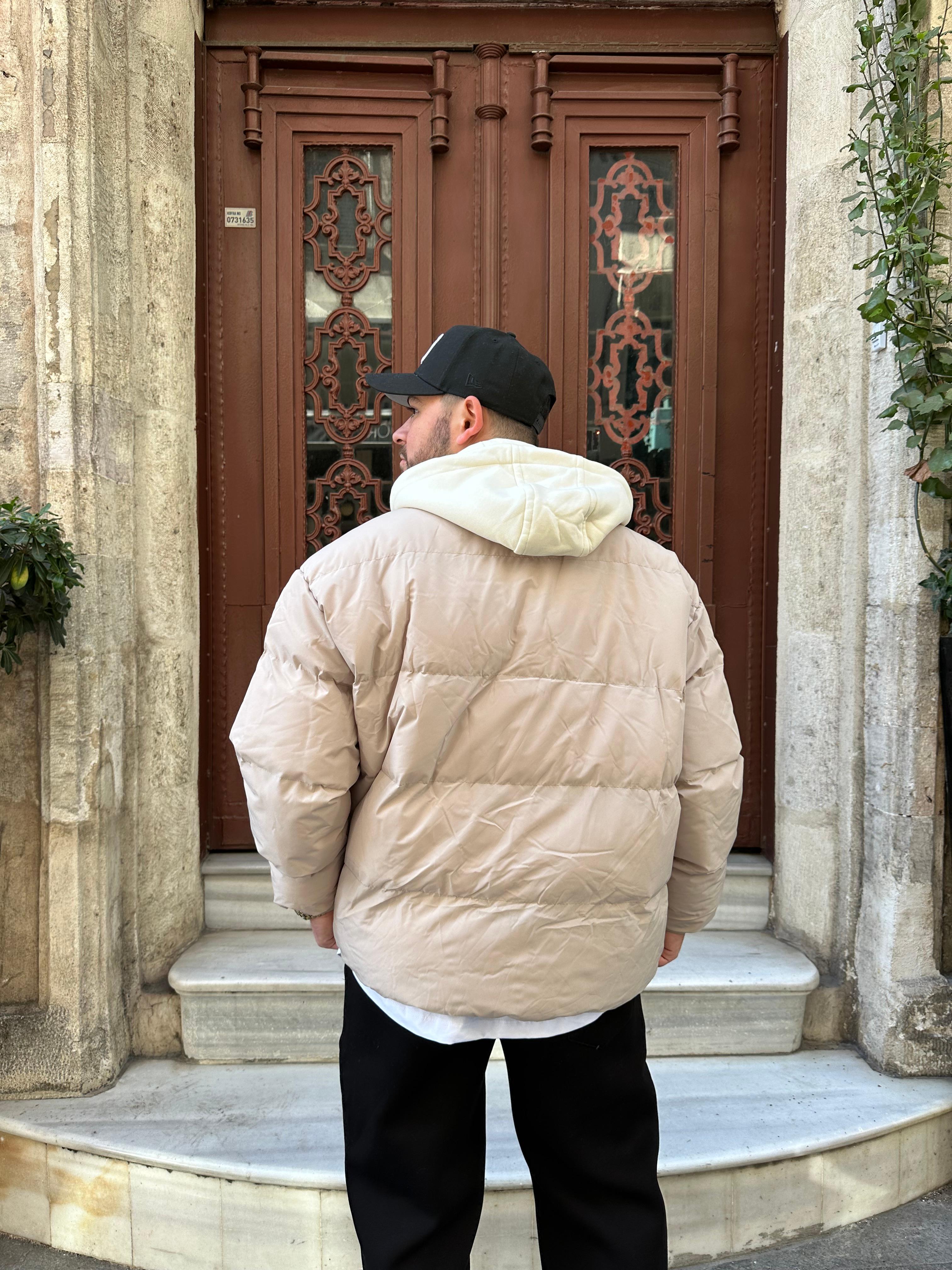 Hırka Detaylı Krem Oversize Şişme Mont