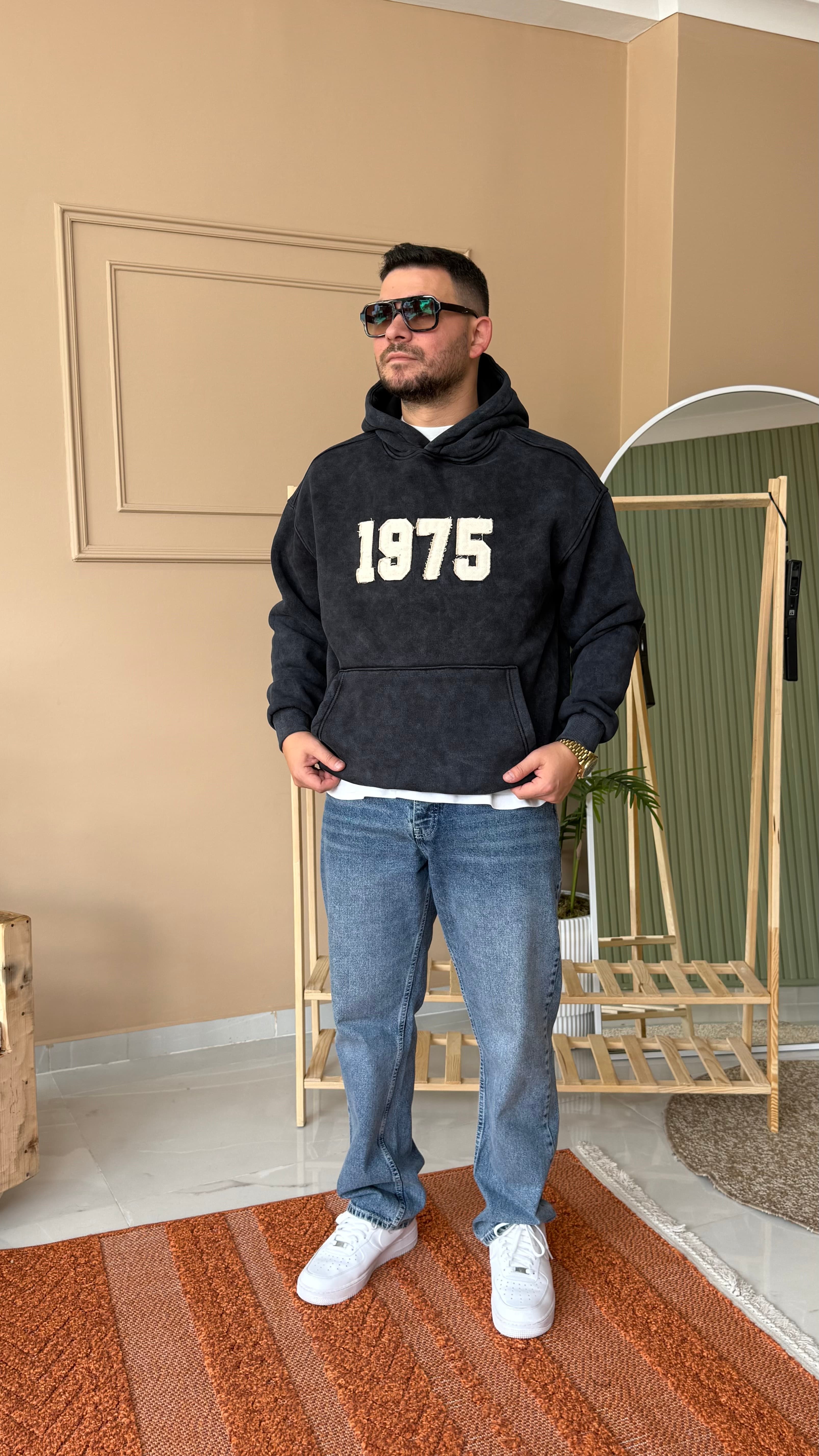 Siyah 1975 Patchli Yıkamalı Oversize Sweatshirt