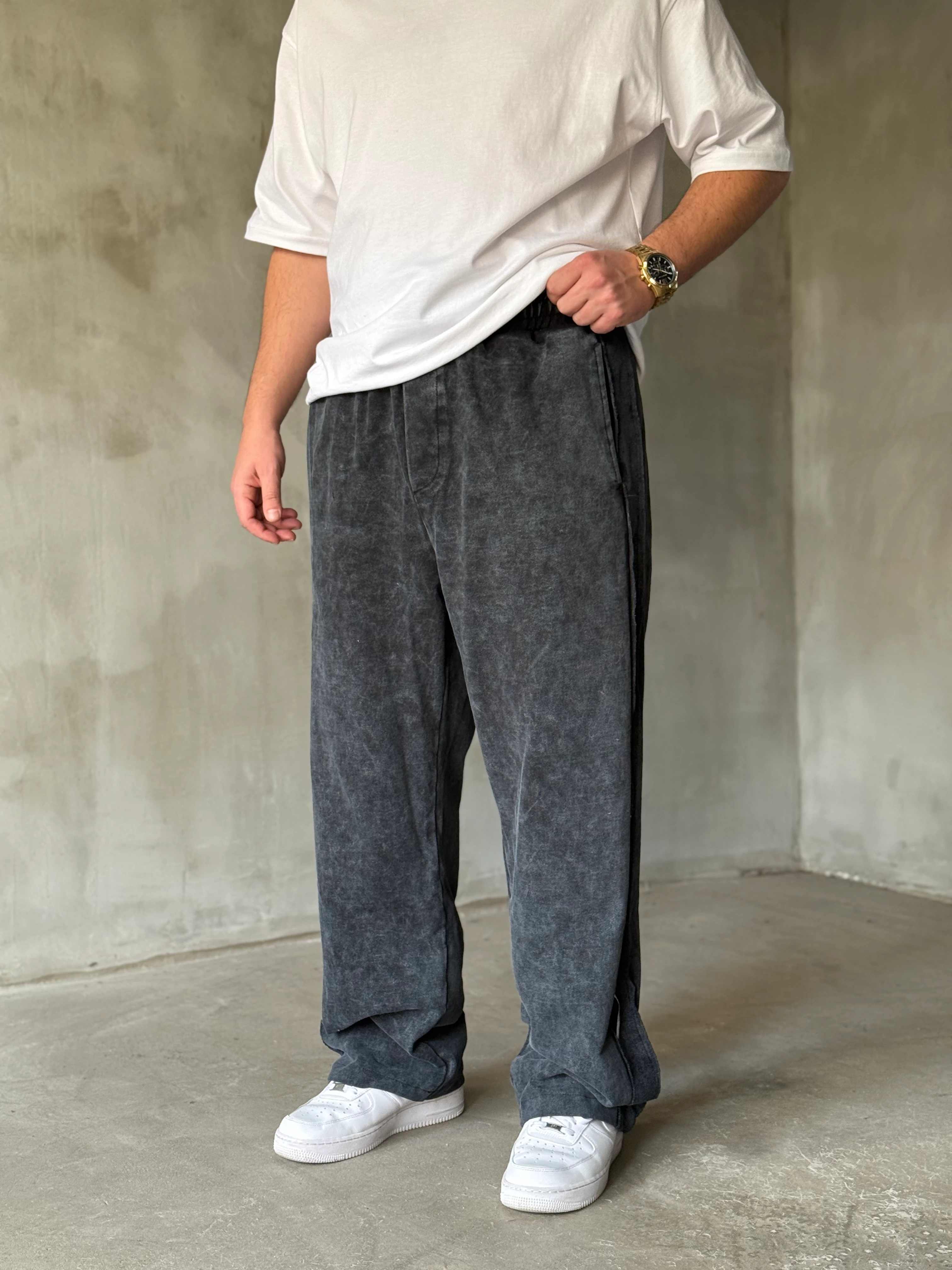 Siyah Yıkamalı Şerit Detaylı Baggy Eşofman Altı