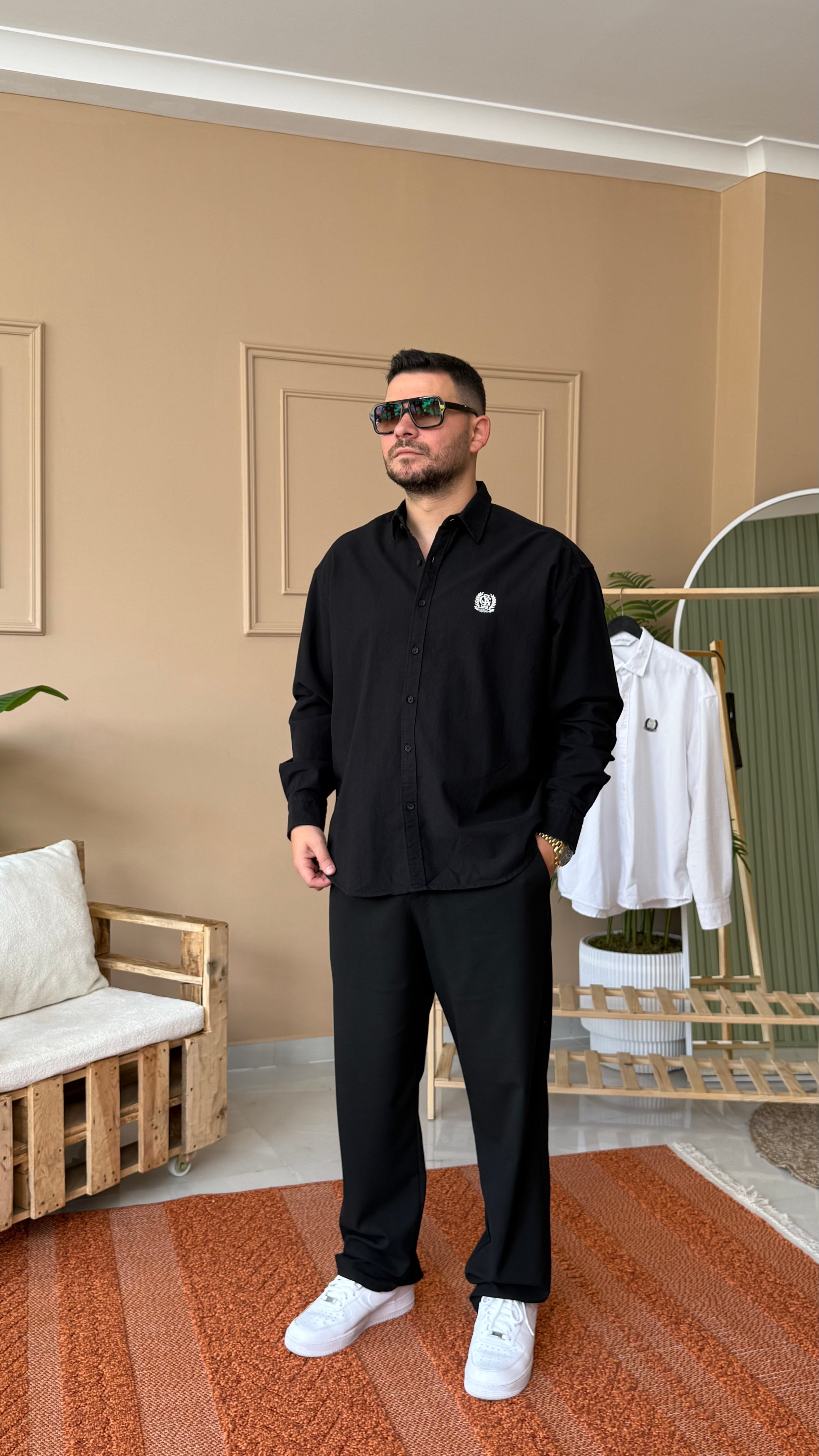 Siyah Nakışlı Oversize Gömlek