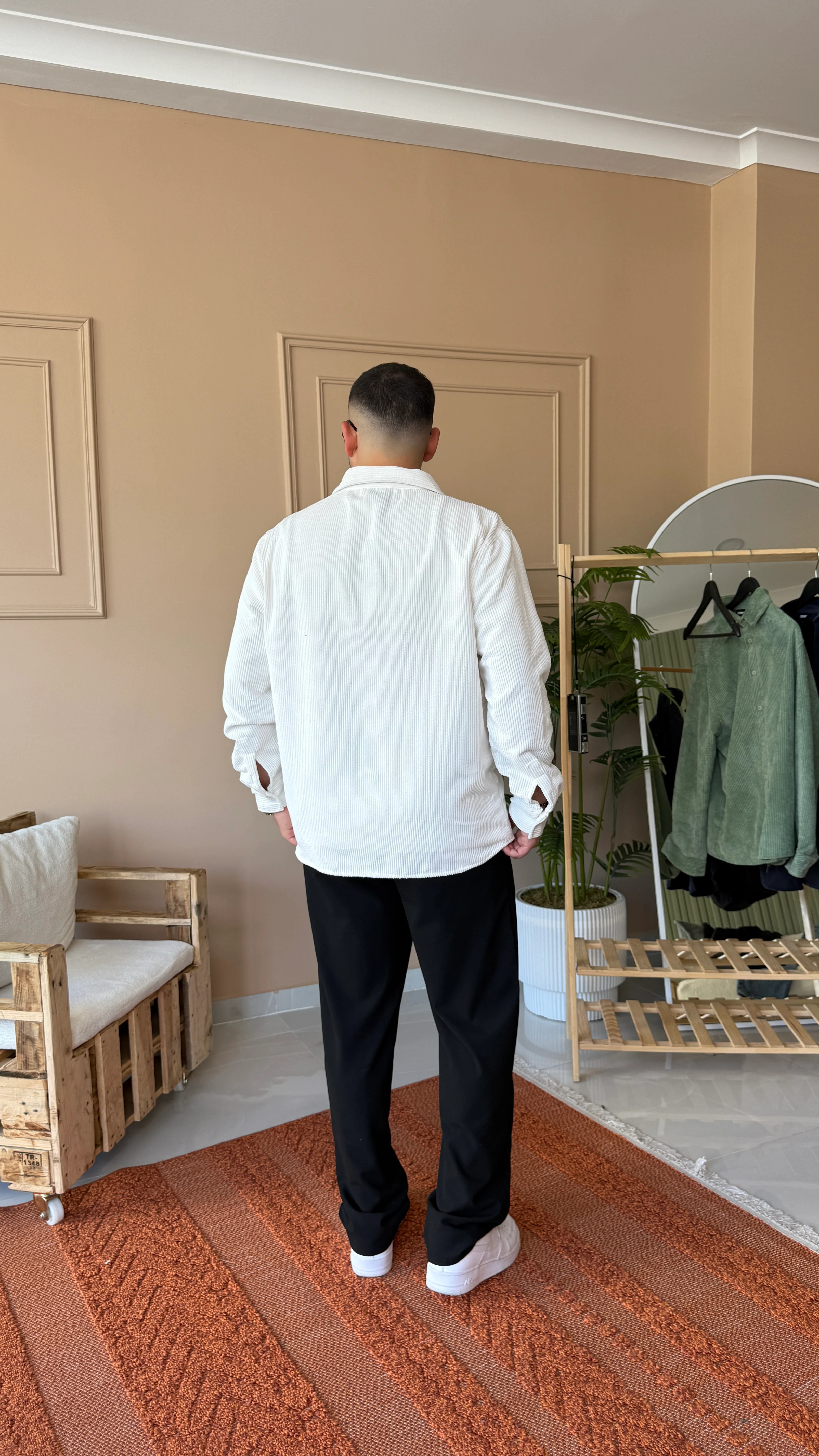 Beyaz Oversize Kadife Gömlek