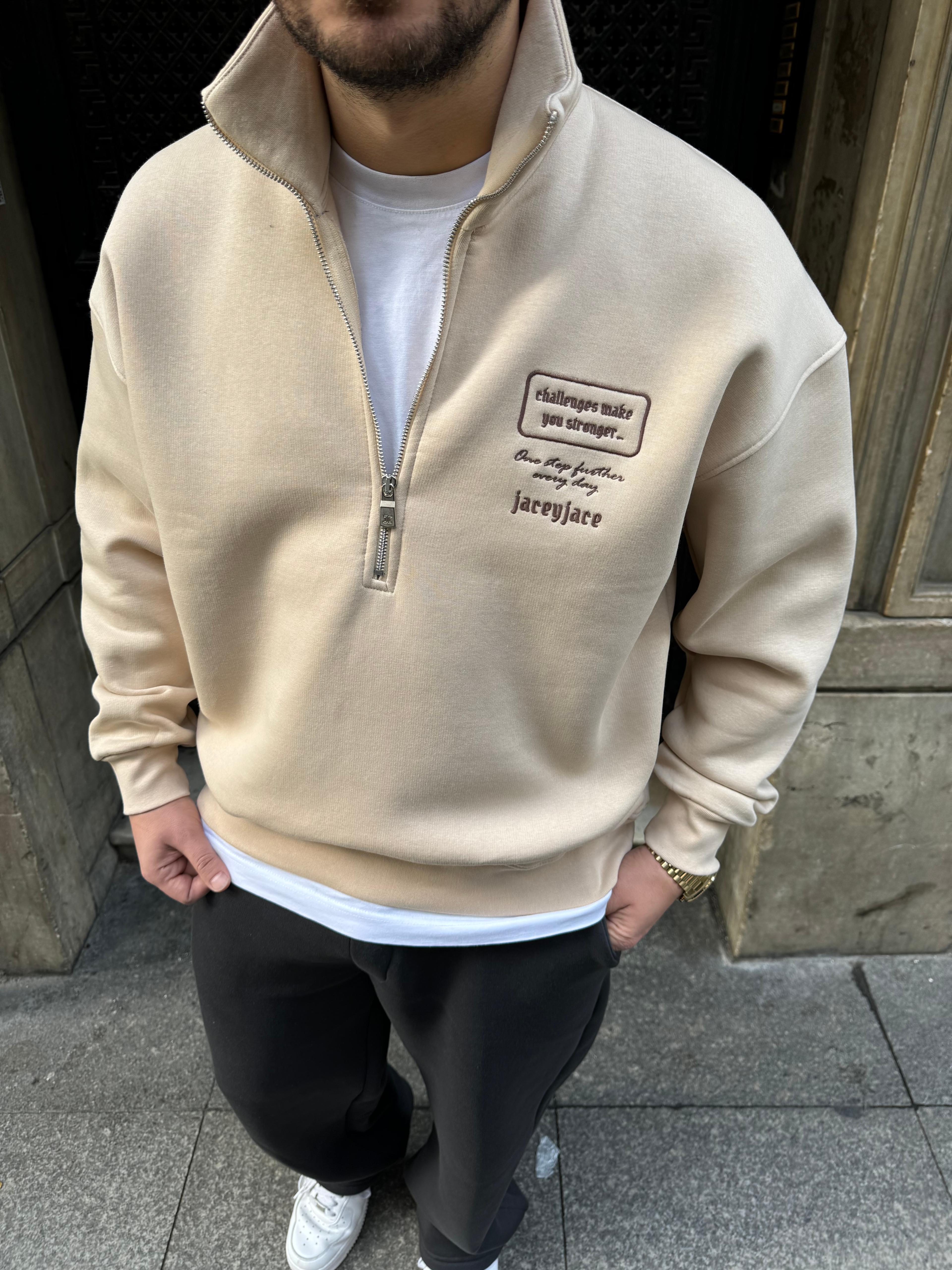 Krem Yarım Fermuarlı Nakışlı Sweatshirt