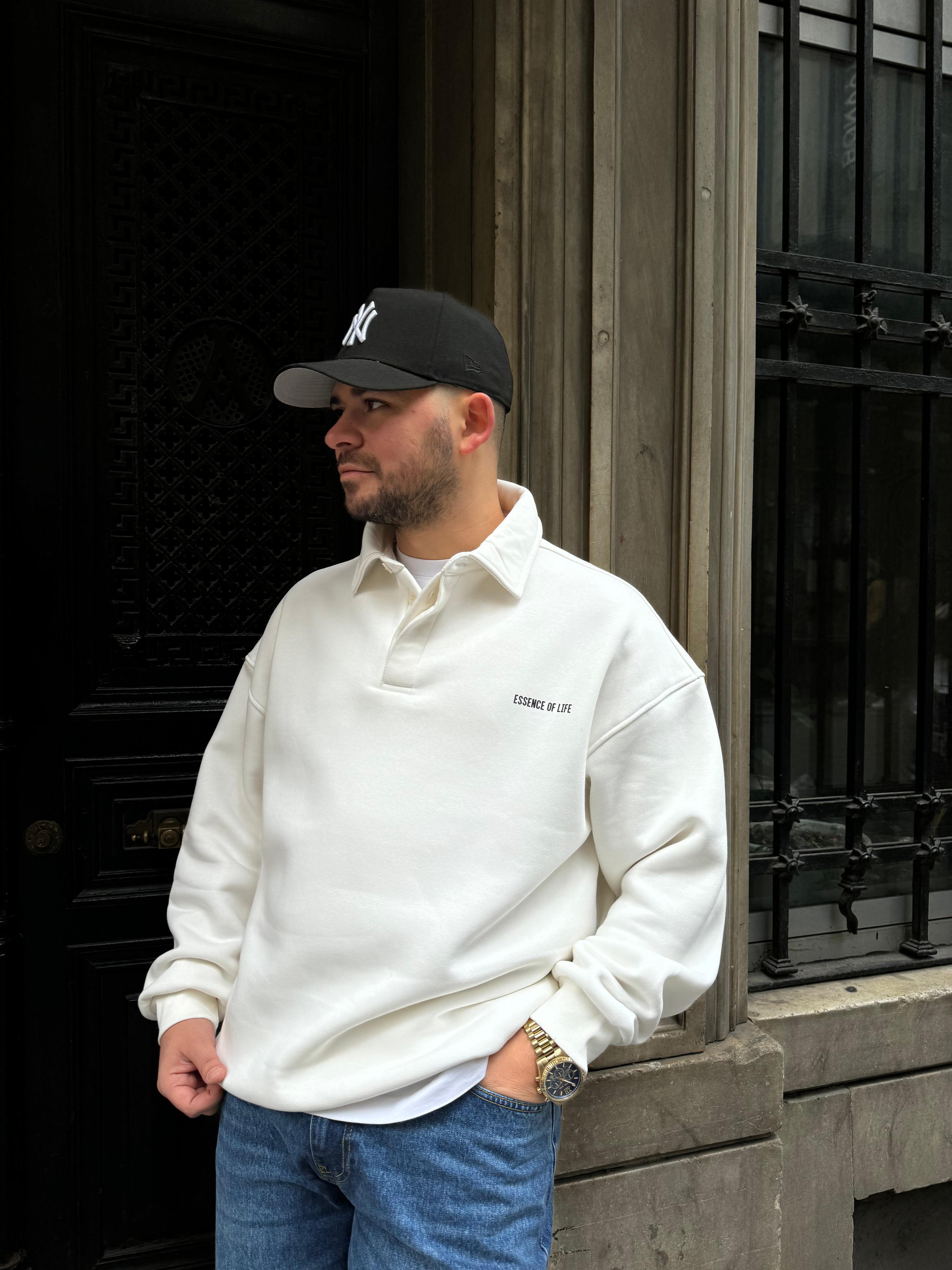 Beyaz Oversize Polo Yaka Minimal Baskılı Sweatshirt