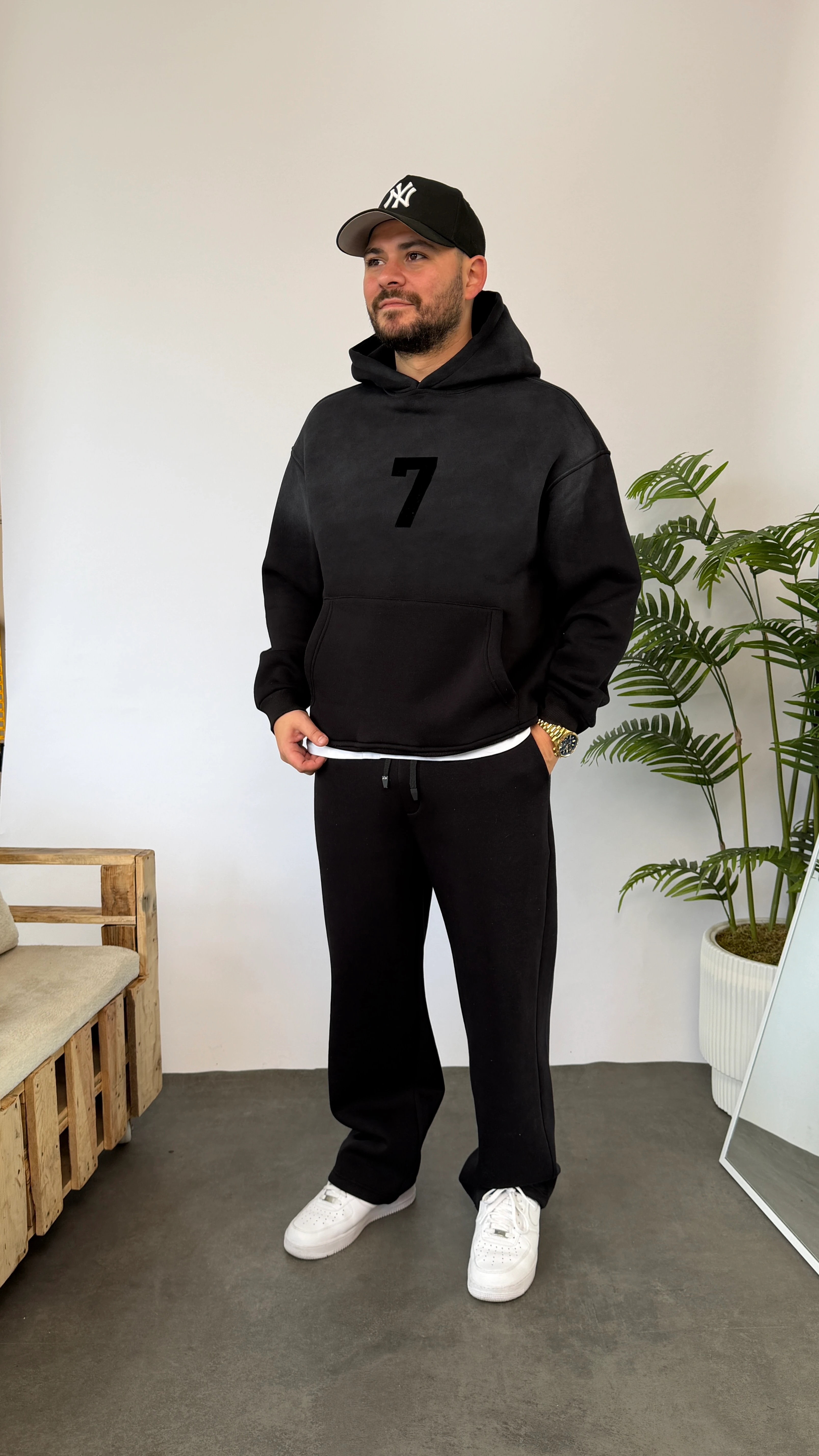 Siyah Spreyli Oversize 7 Süet Baskılı Sweatshirt
