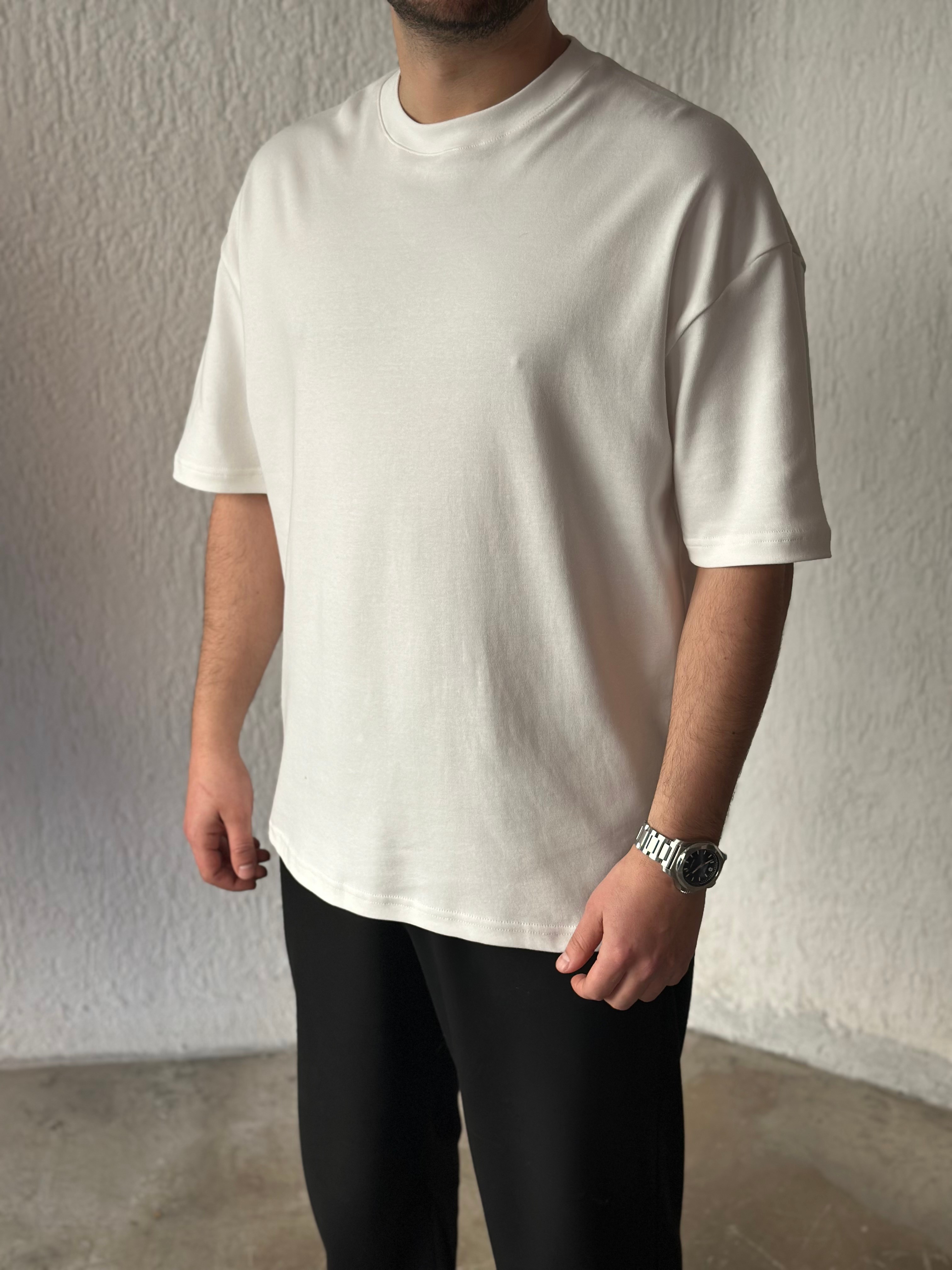Basic Beyaz Kalın Kumaş Oversize T-Shirt