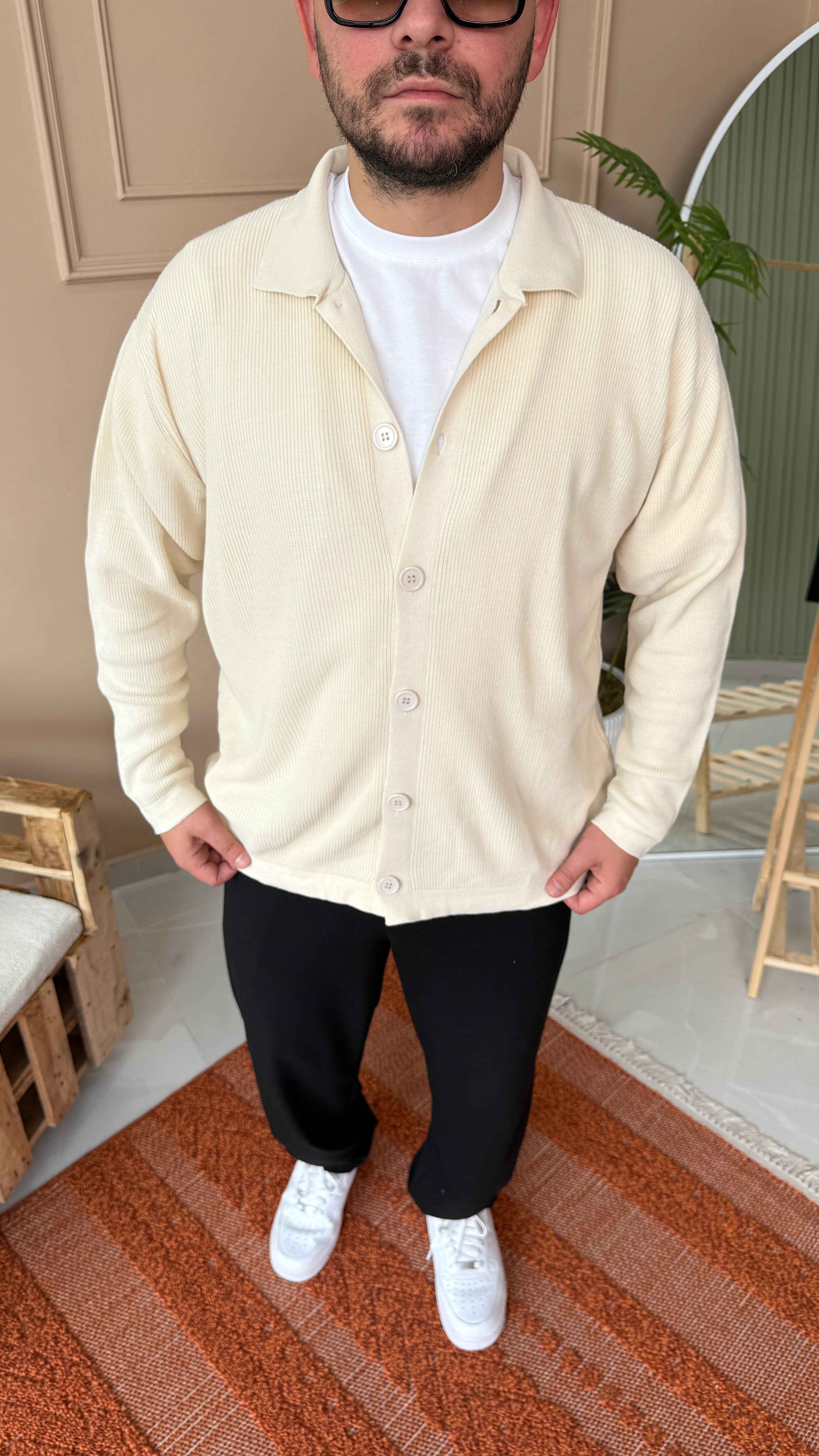 Krem Regular Kalıp Düğmeli Triko Hırka