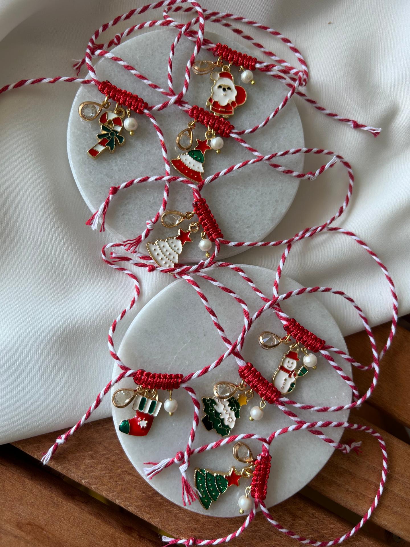 Beyaz Yılbaşı Ağacı Figürlü Charm Detay Yeni Yıl Konsept Bileklik