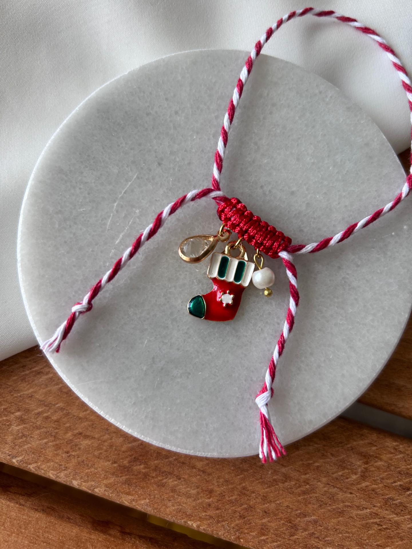 Noel Kırmızı Çorap Figürlü Charm Detay Yeni Yıl Konsept Bileklik
