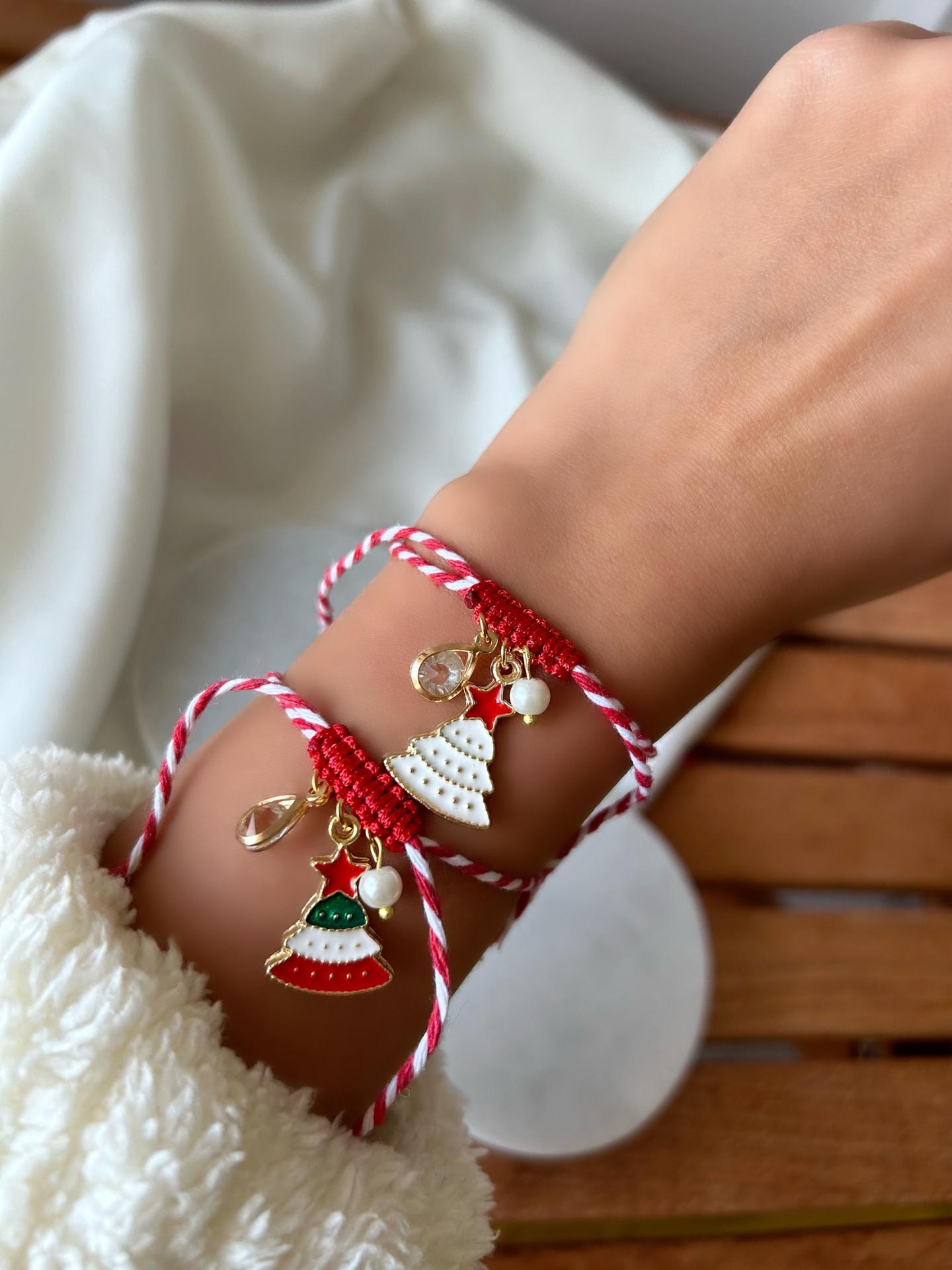 Beyaz Yılbaşı Ağacı Figürlü Charm Detay Yeni Yıl Konsept Bileklik