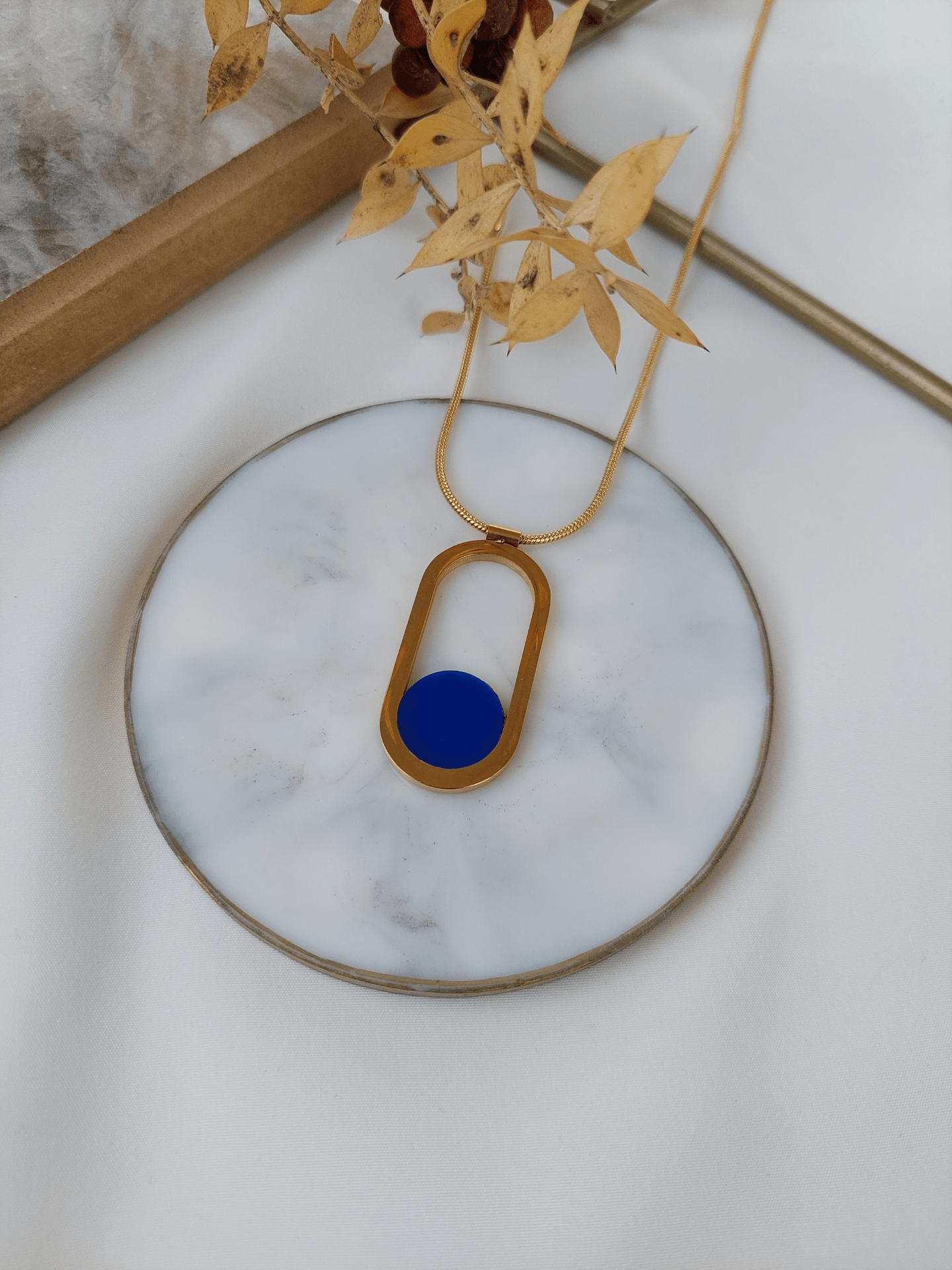 Çelik Lacivert Oval Taşlı Gold Kolye (60 cm)