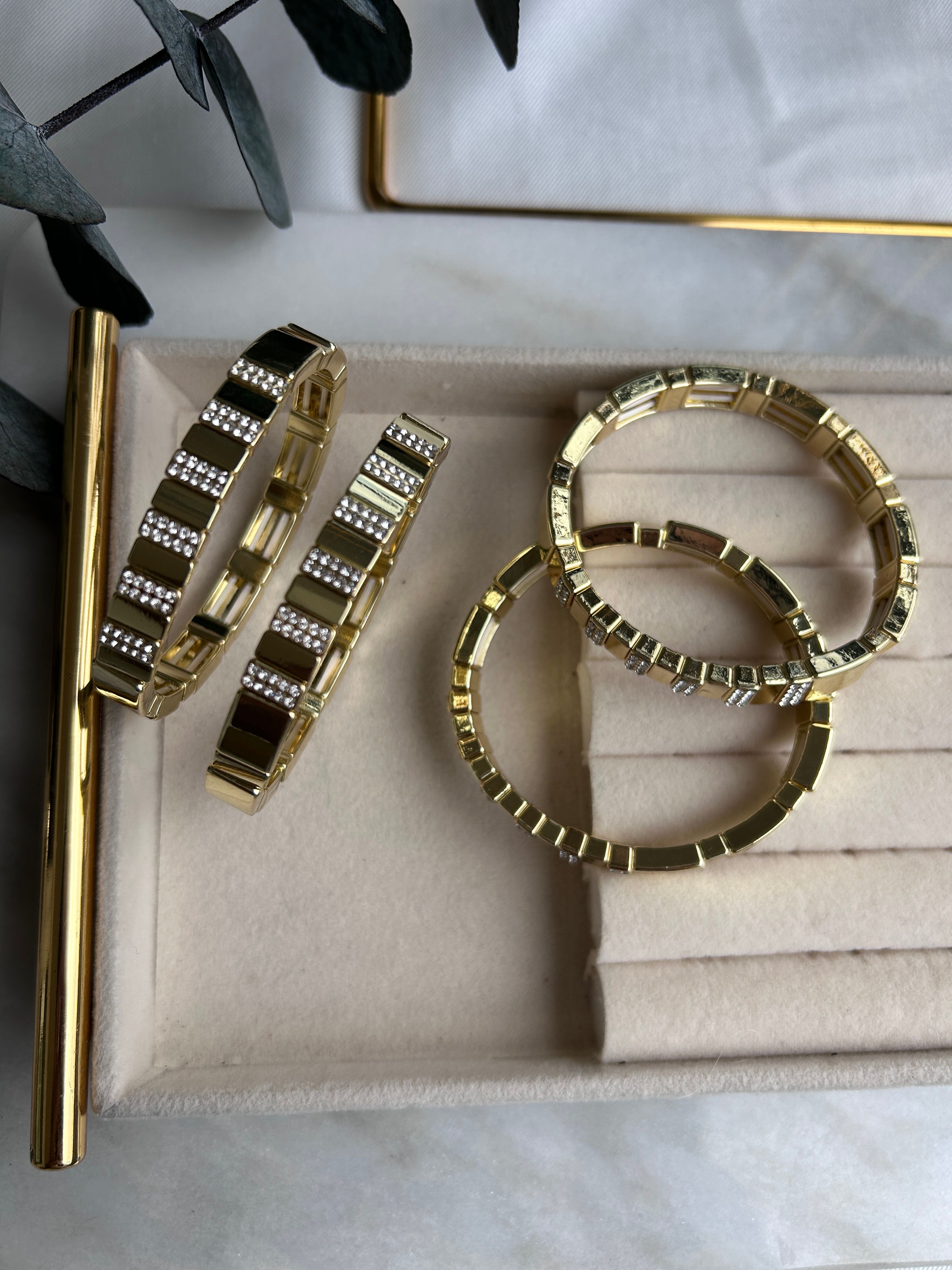 Vip Özel Seri 14K Taş Detay Lastikli Kelepçe