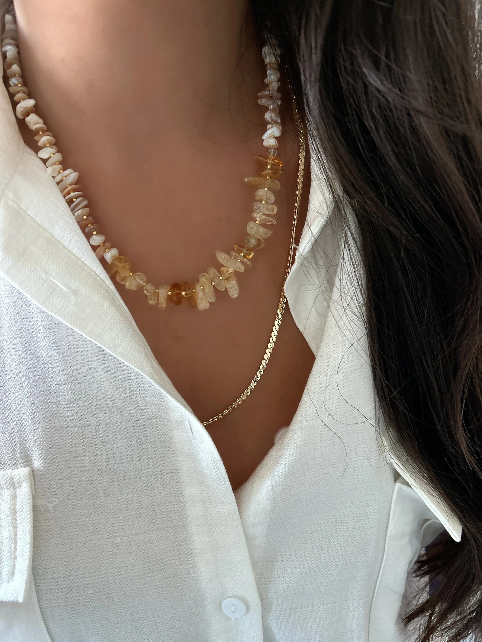 Golden Harmony – Sedef ve Sitrin Taşlı Işıltılı Kombin Kolye