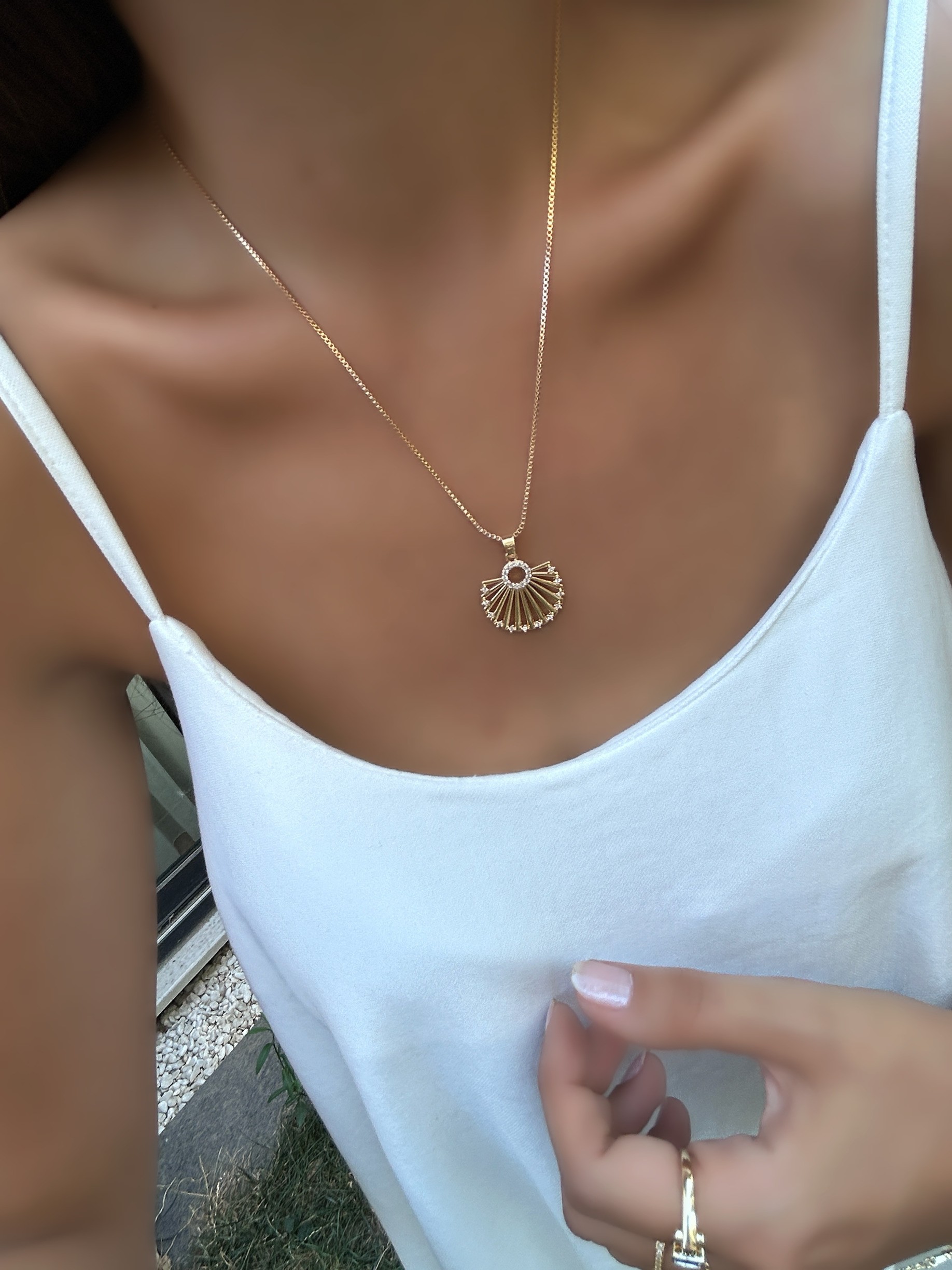 Vip Özel Seri 18K Taşlı Yelpaze Tasarım Kolye