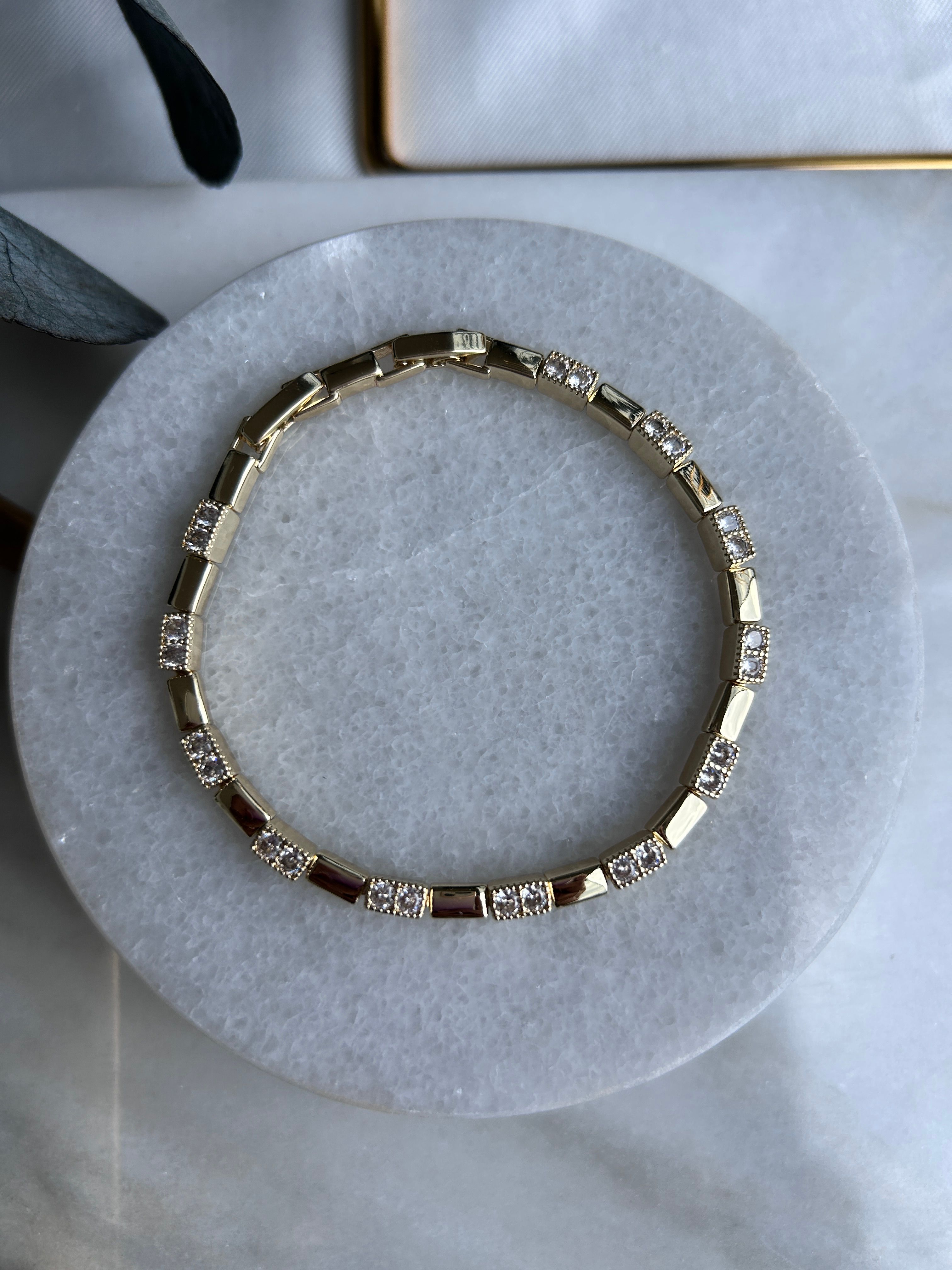 Vip Özel Seri 14K Kuyumcu İşi Taşlı Bileklik