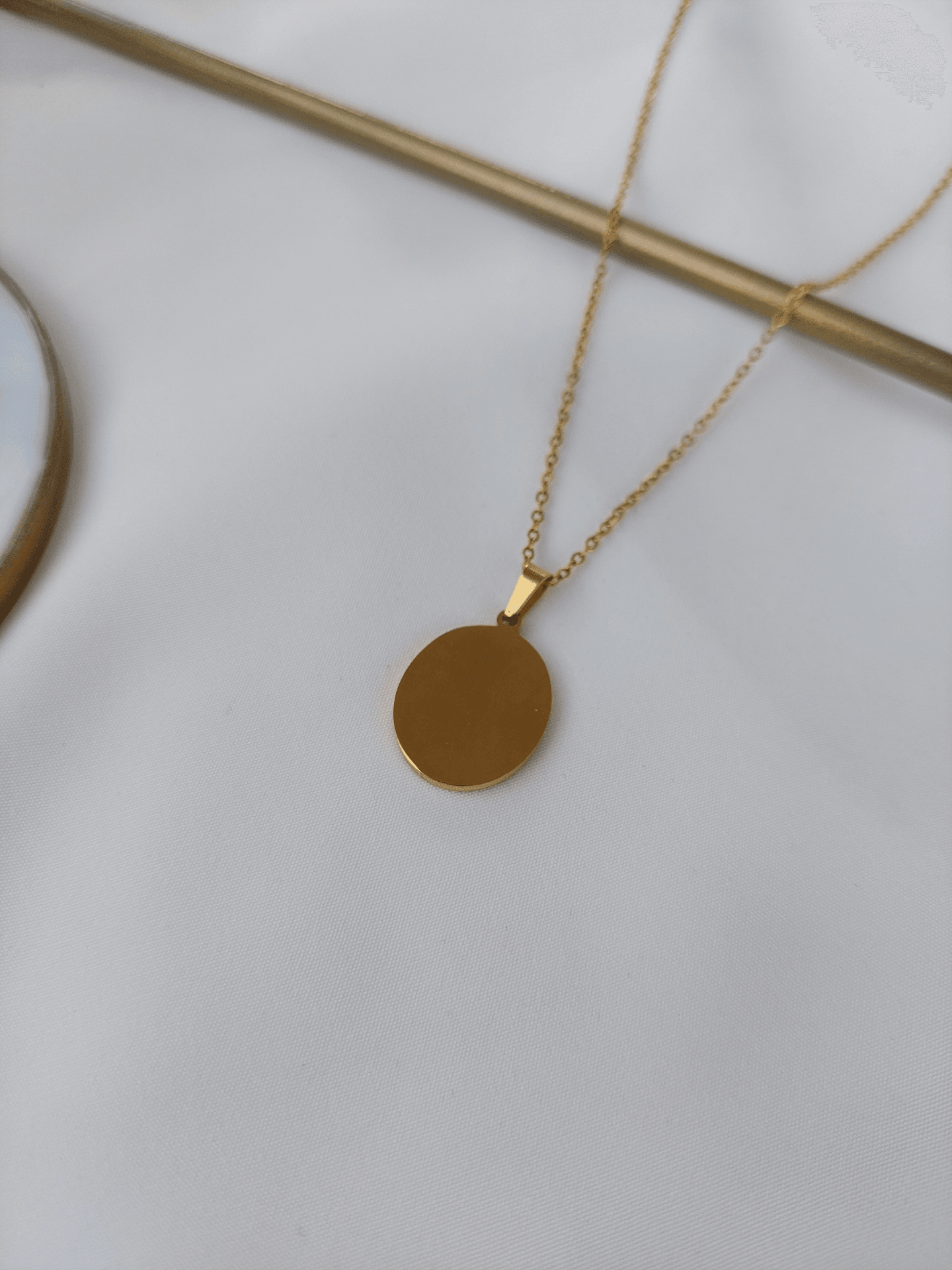 Çelik Gold Plaka Kolye