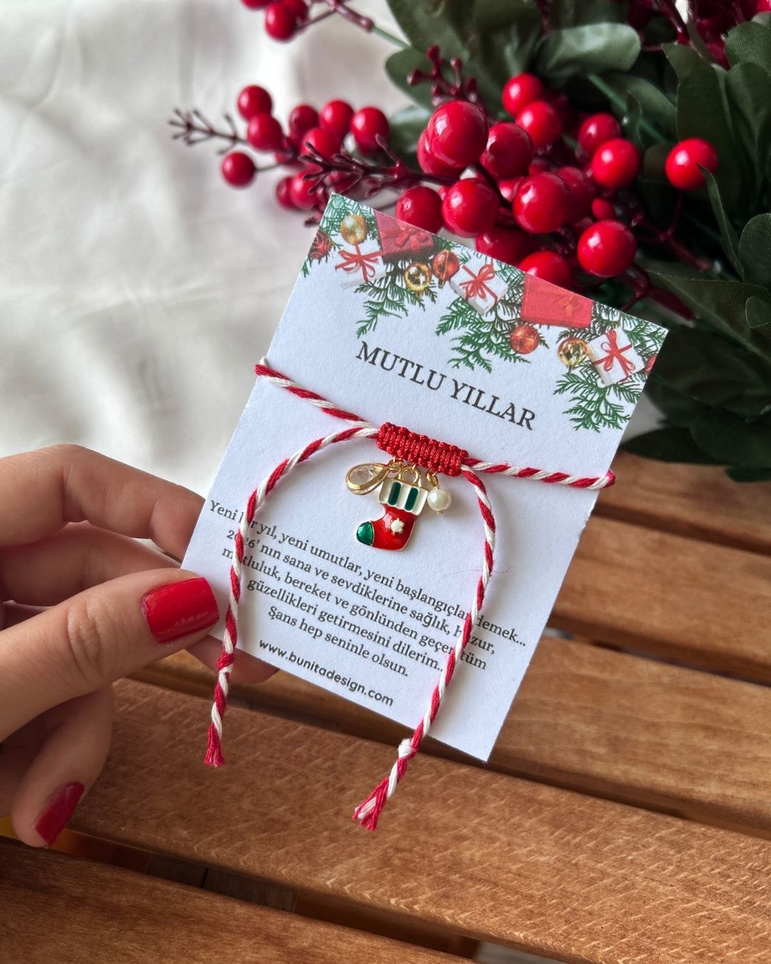 Noel Kırmızı Çorap Figürlü Charm Detay Yeni Yıl Konsept Bileklik