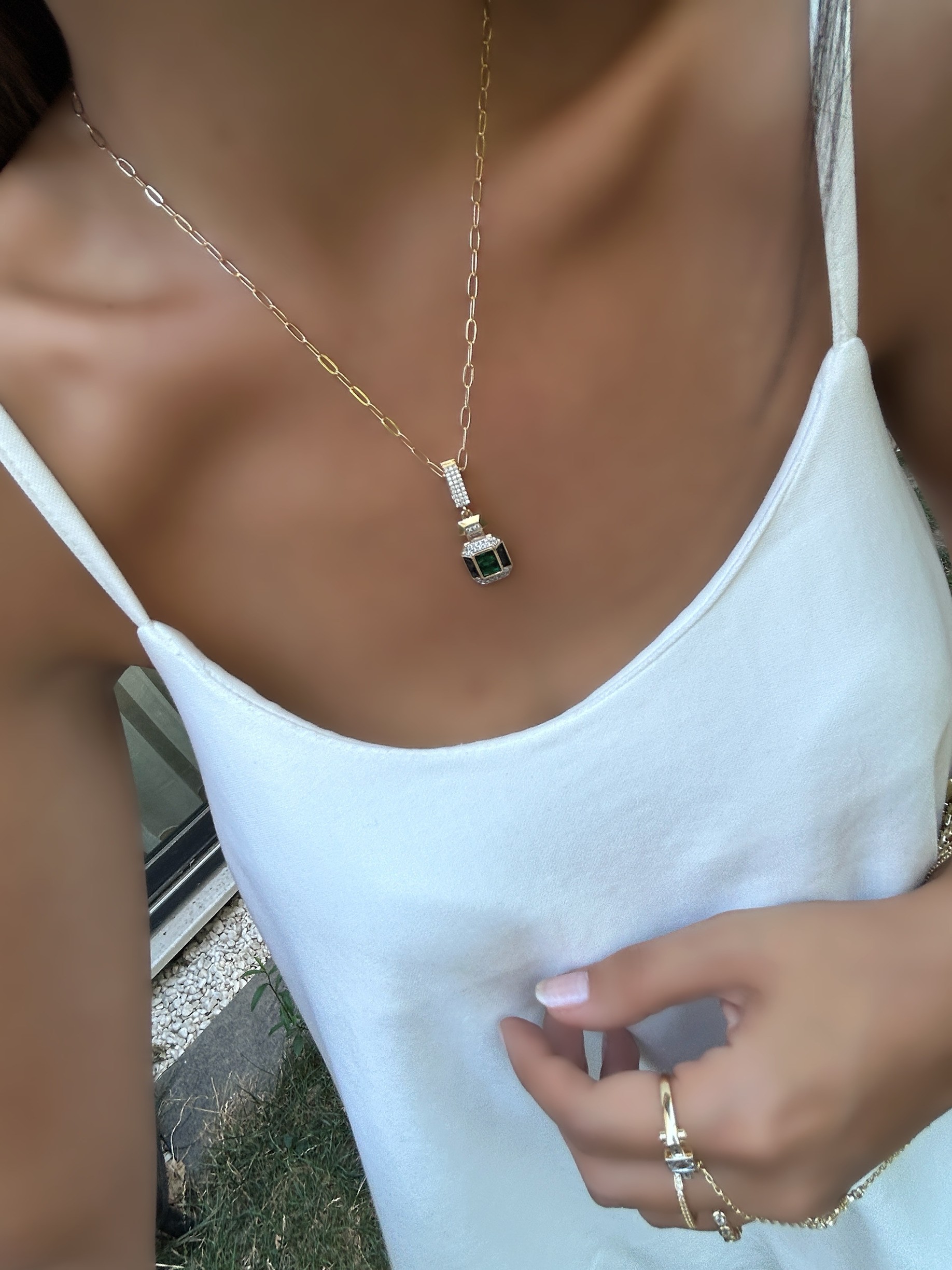 Vip Özel Seri 18K Yeşil Taşlı Tasarım Kolye