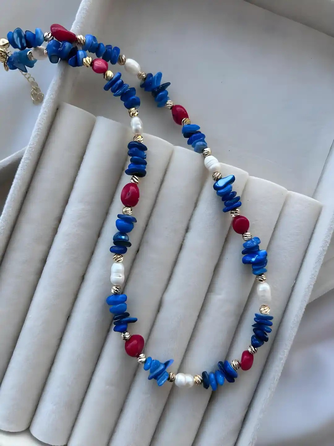 Ocean Elegance: Sedef, Barok İnci & Mercan Taşlı Lüks Kolye