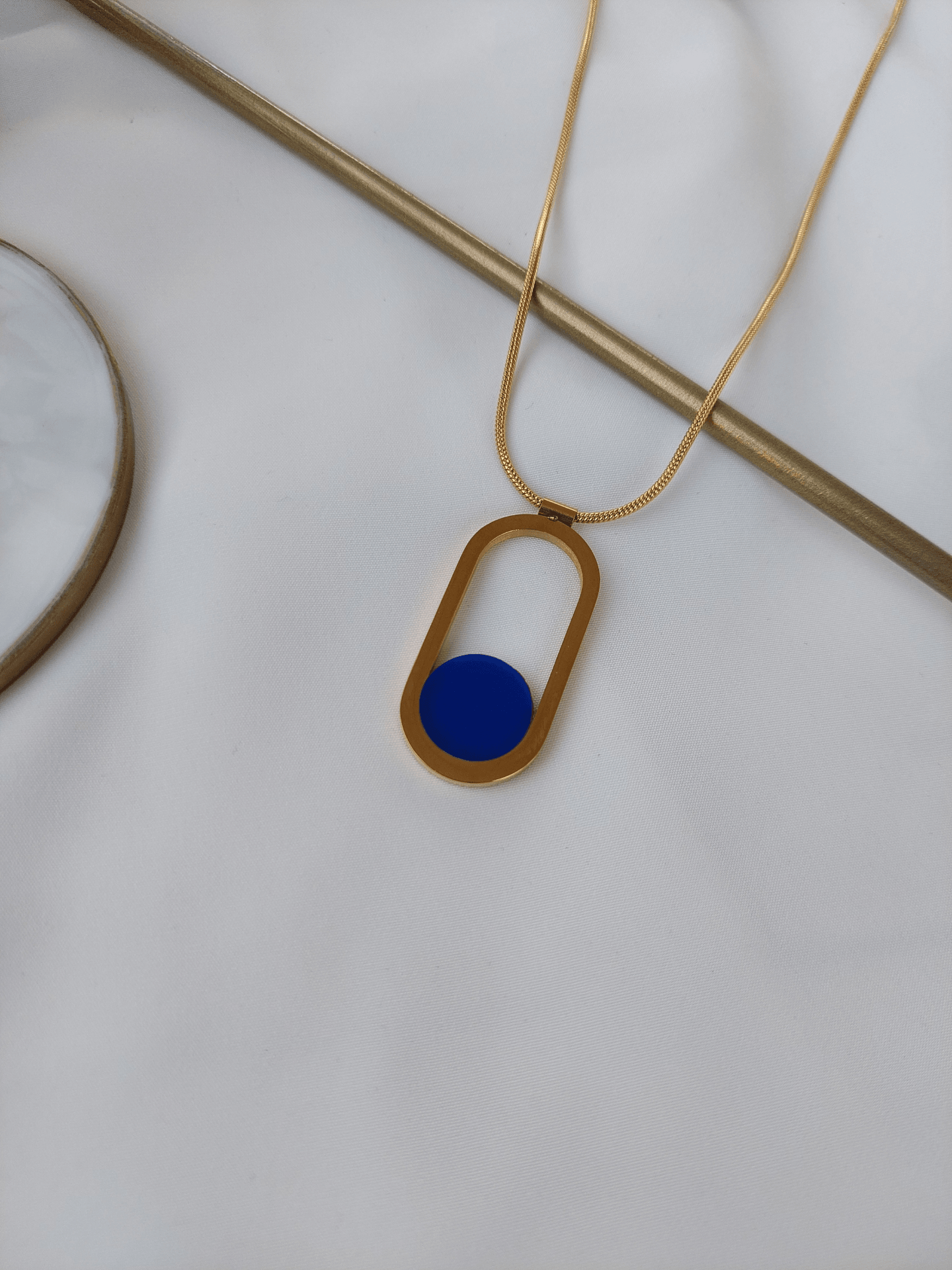 Çelik Lacivert Oval Taşlı Gold Kolye (60 cm)