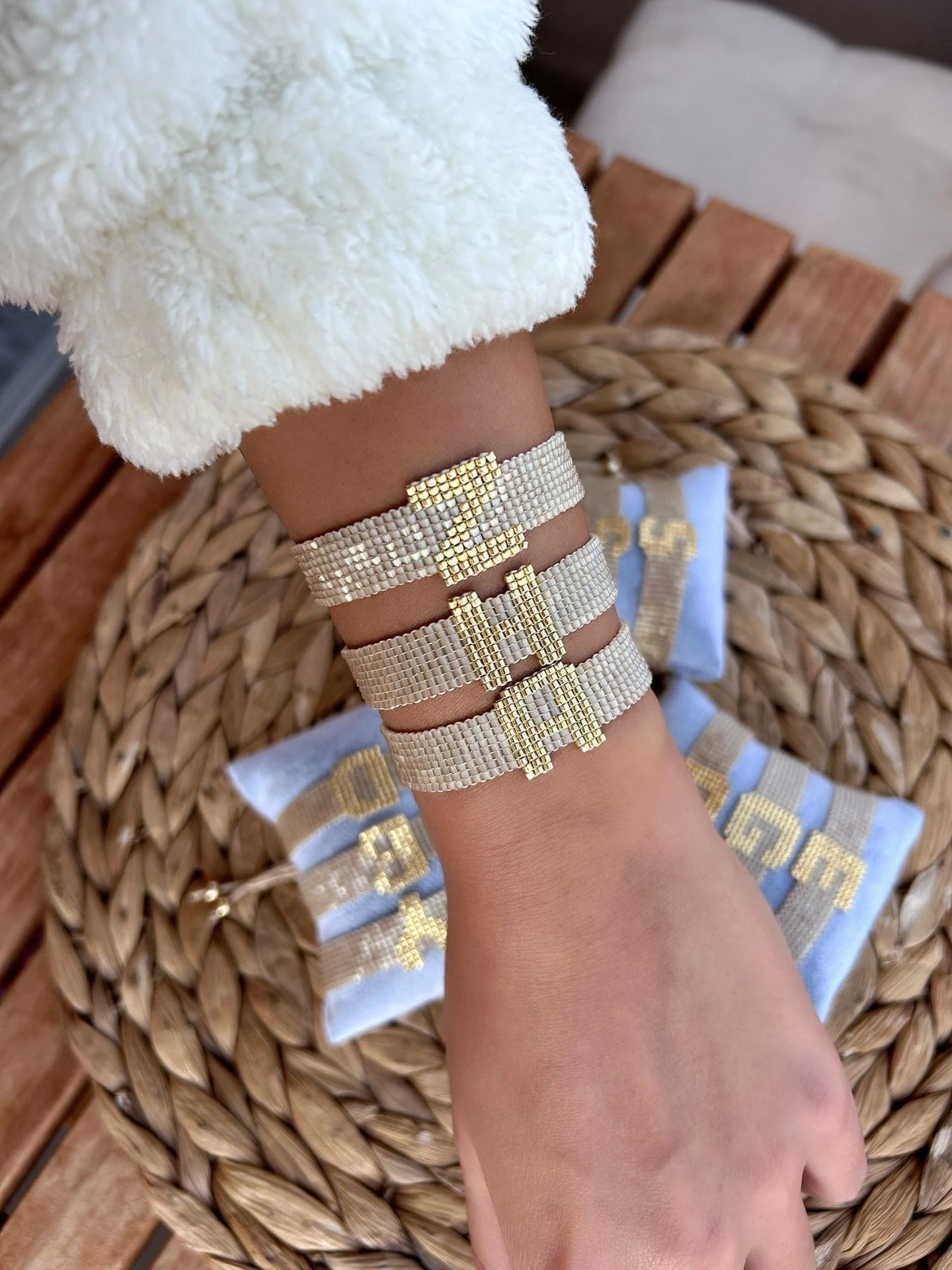 Gold Harf Detay Işıltılı Tasarım Miyuki Bileklik