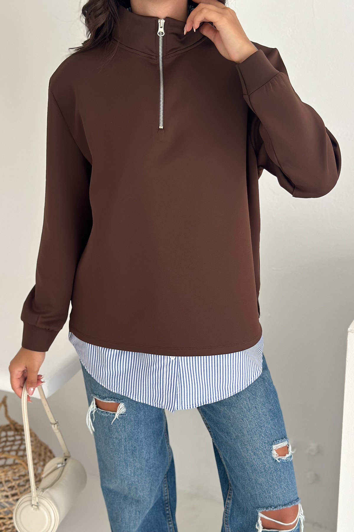Fermuarlı Oversize Sweatshirt & Gömlek – Katmanlı Şehir Stili