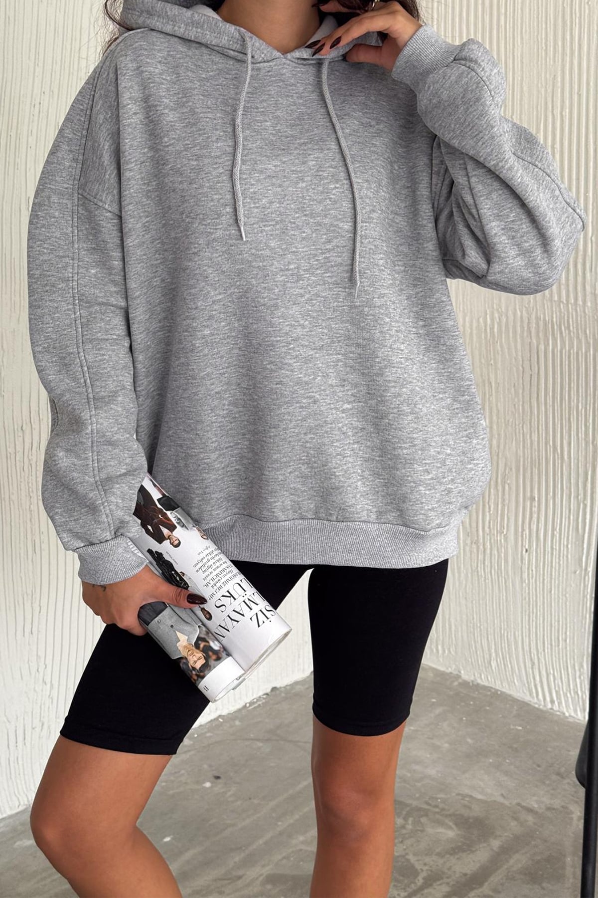 Kadın Oversize Kapüşonlu Sweatshirt – Rahat Kesim & Yumuşak Dokulu