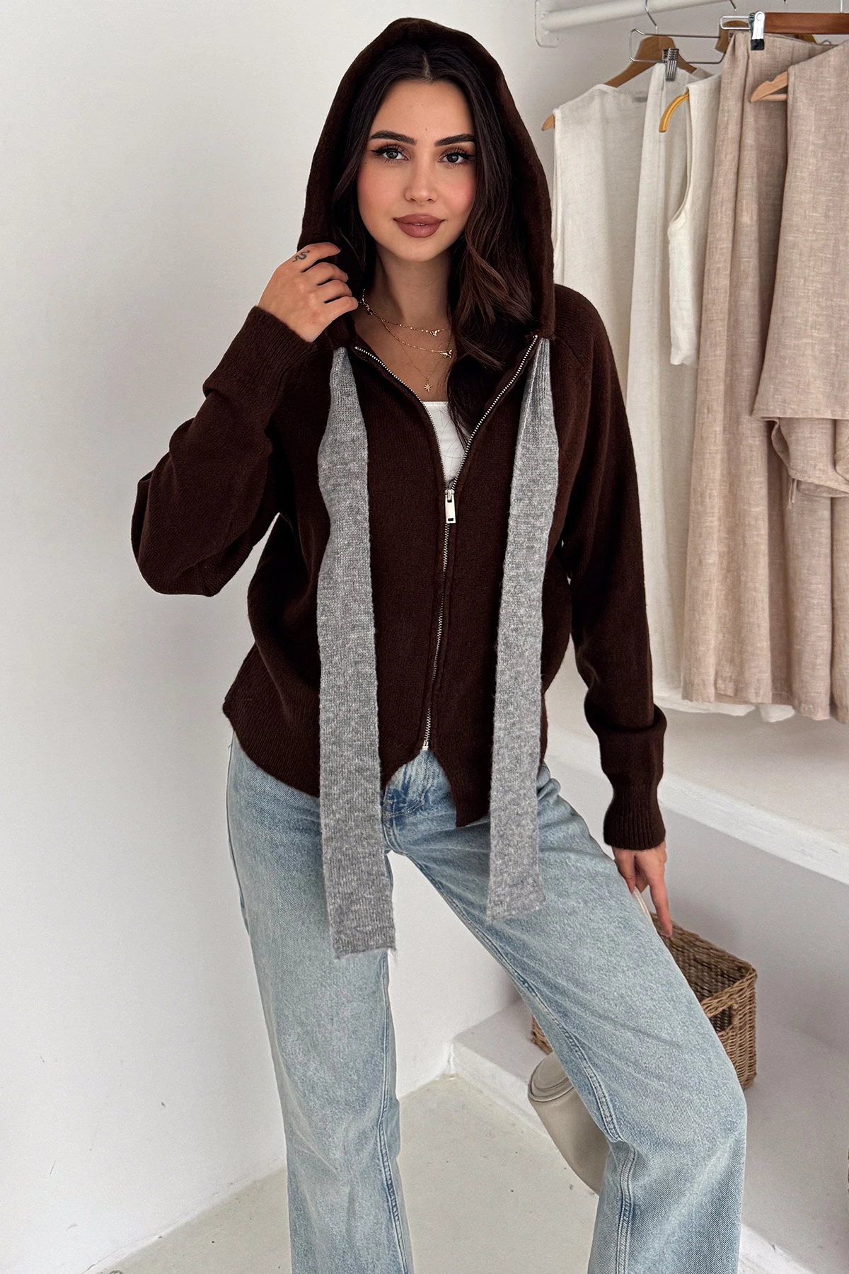 Kadın Fermuarlı Fiyonk Detaylı Triko Ceket – Pointed Hem Tasarım