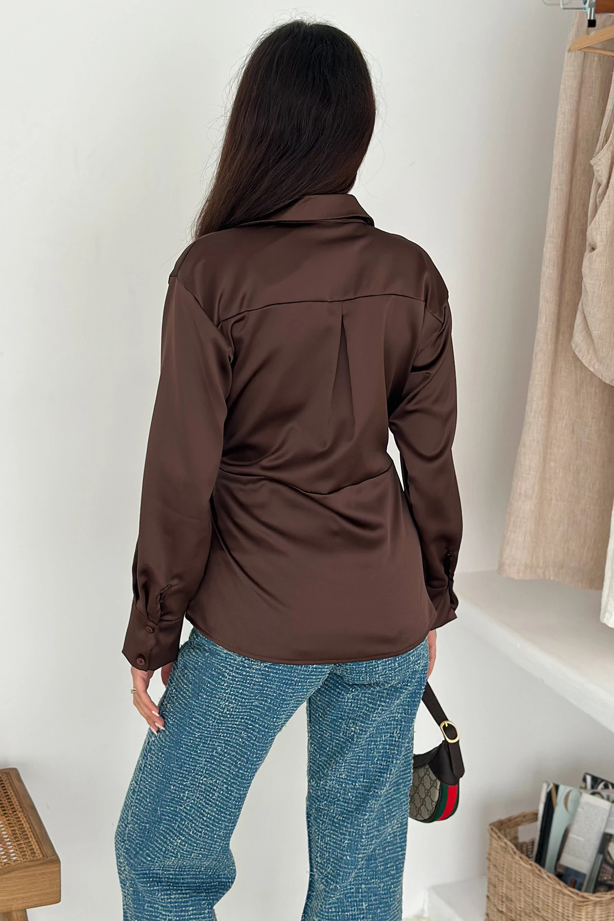 Kadın Saten Yan Bağlamalı Kruvaze Gömlek – Akışkan & Şehirli Stil