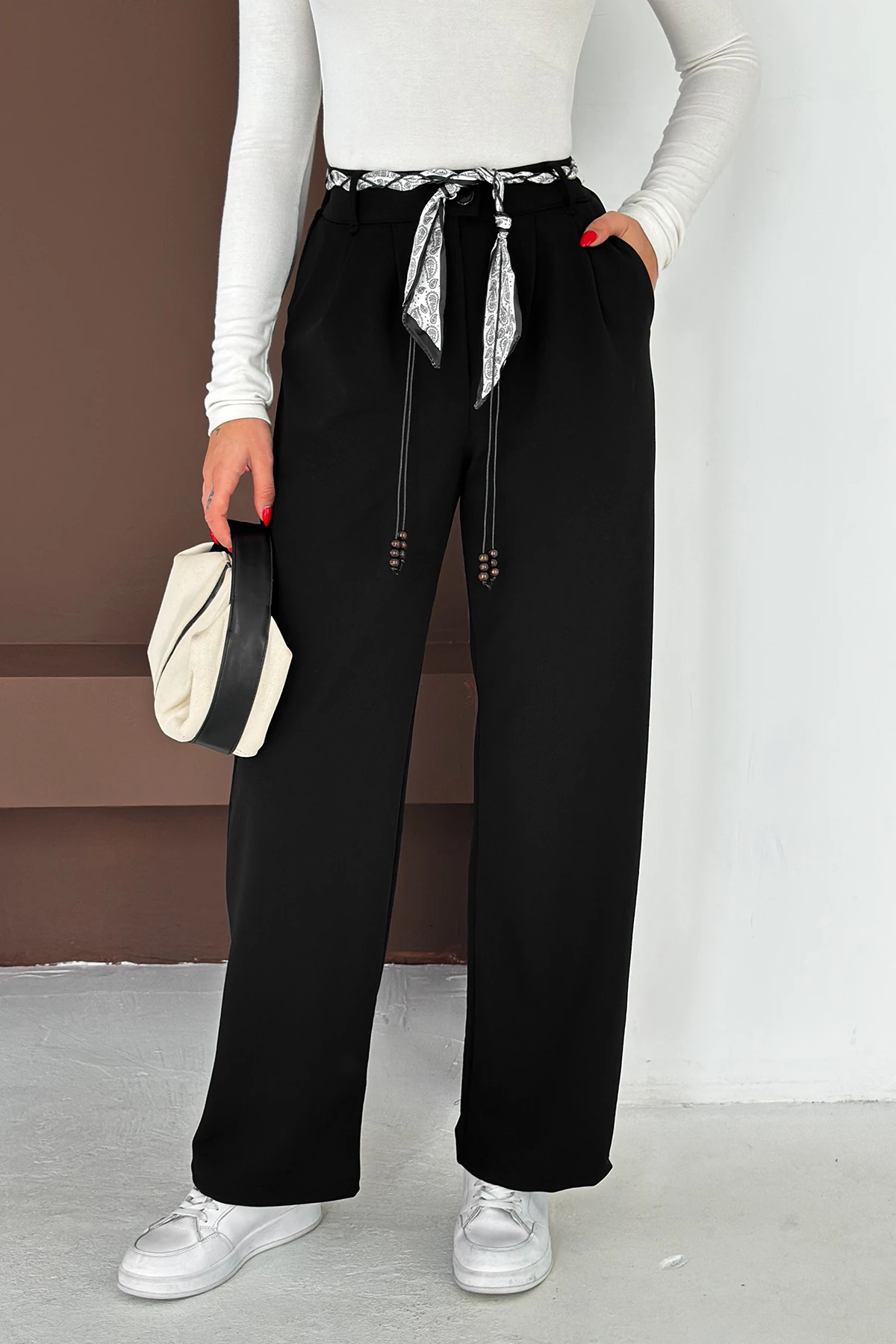 Kadın Fular Kemerli Bol Paça Pantolon – Statement Flow