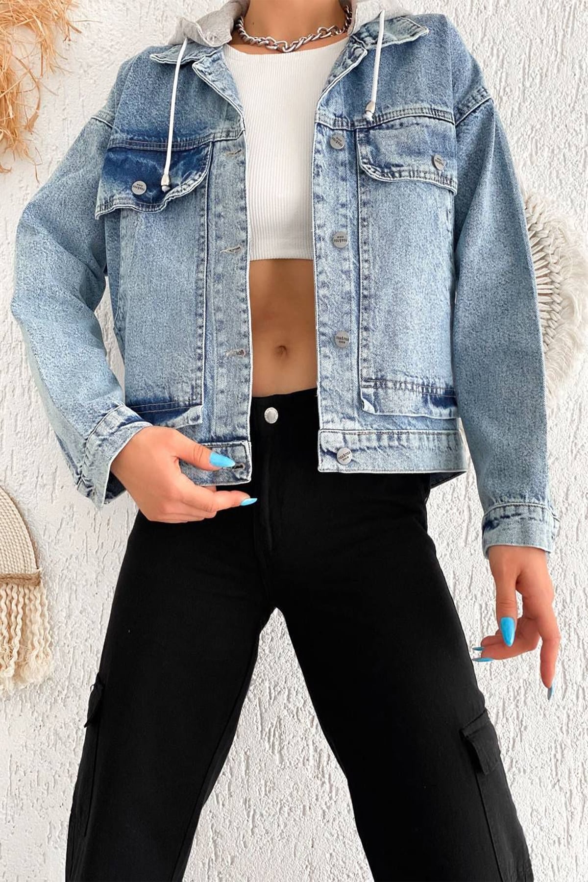 Kadın Çıkarılabilir Kapüşonlu Cepli Denim Ceket – Astarsız & Çok Amaçlı Kullanım