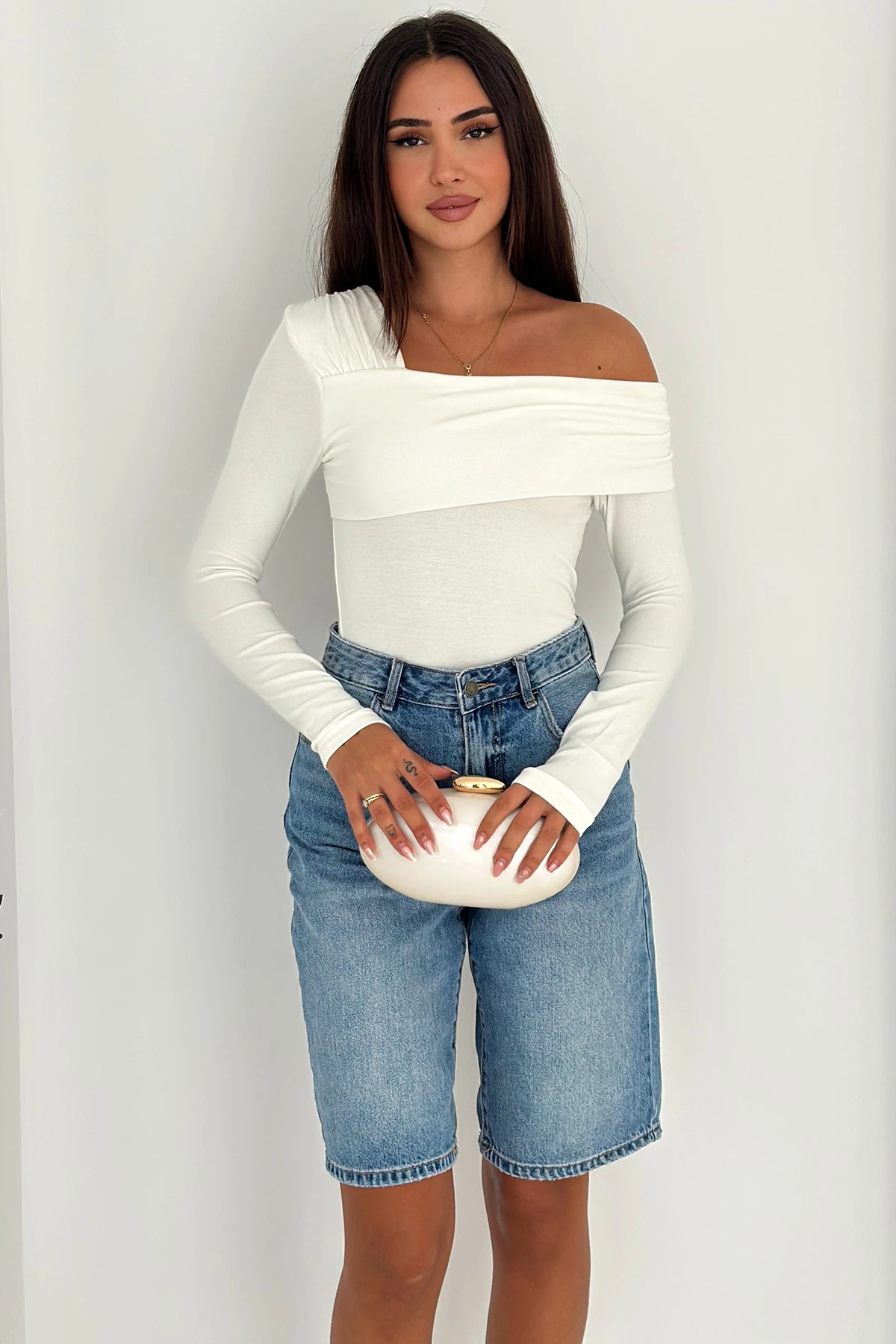 Kadın Madonna Yaka Bluz – Yumuşak Dokulu & Vücuda Oturan Kesim