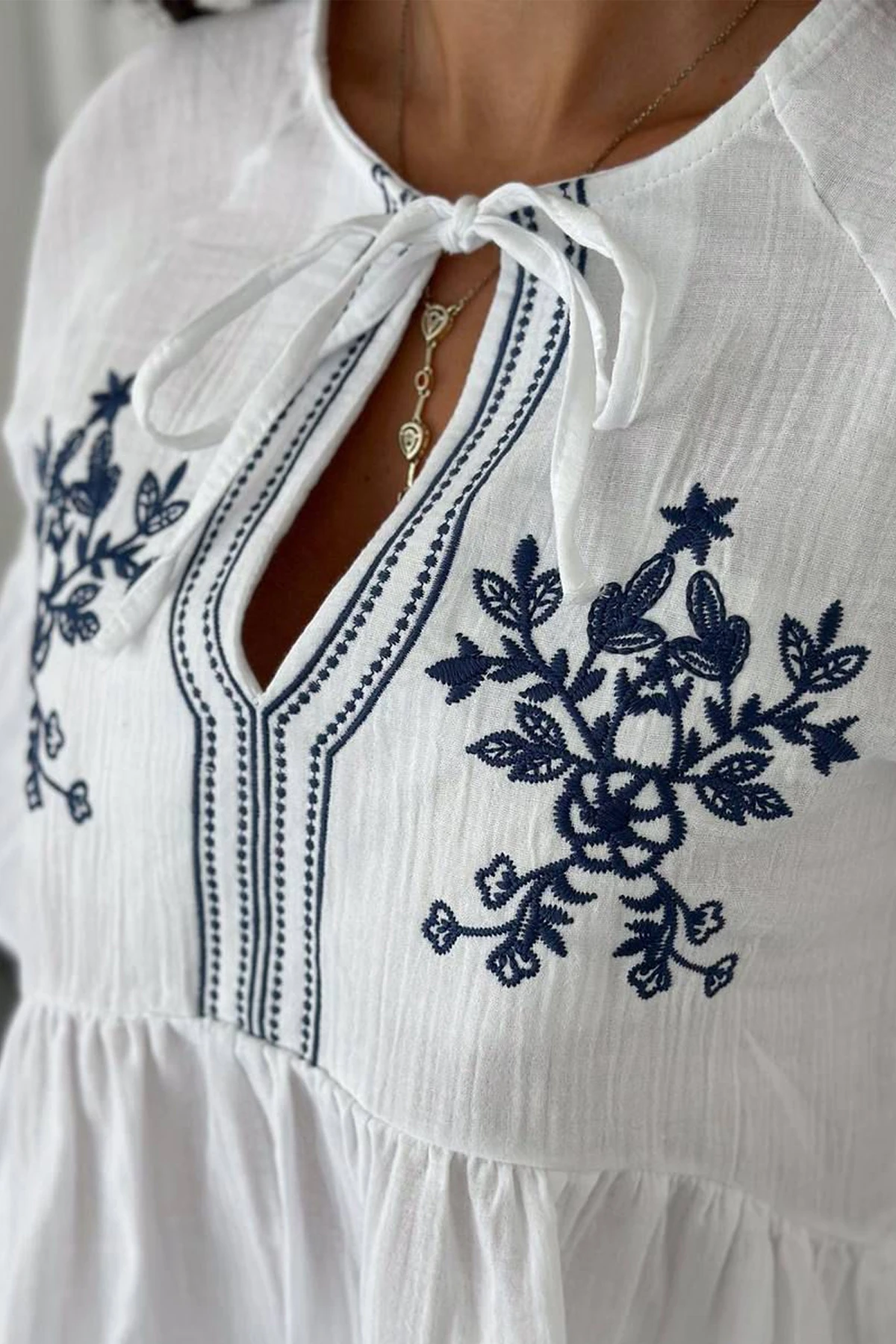 Kadın Nakış Detaylı Bağlamalı Peplum Gömlek – Summer Bloom